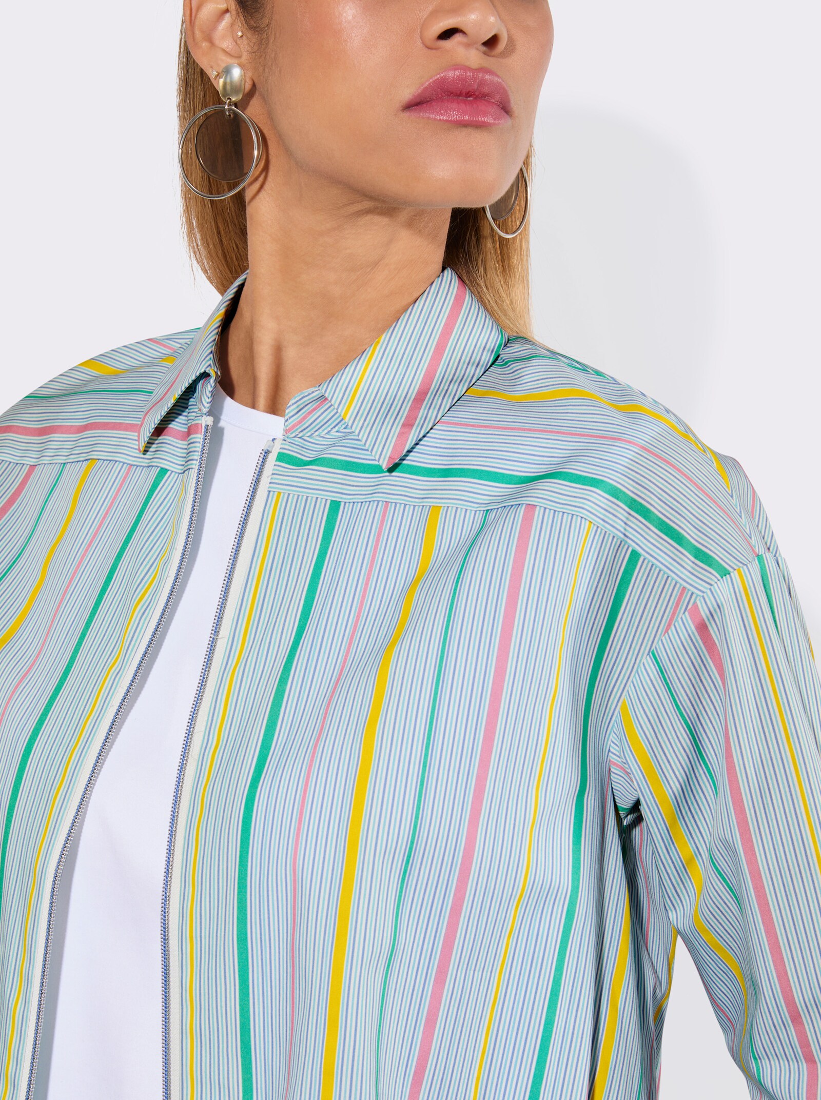 Hemdbluse mit Faltenpartie hinten - weiß-taubenblau-gestreift