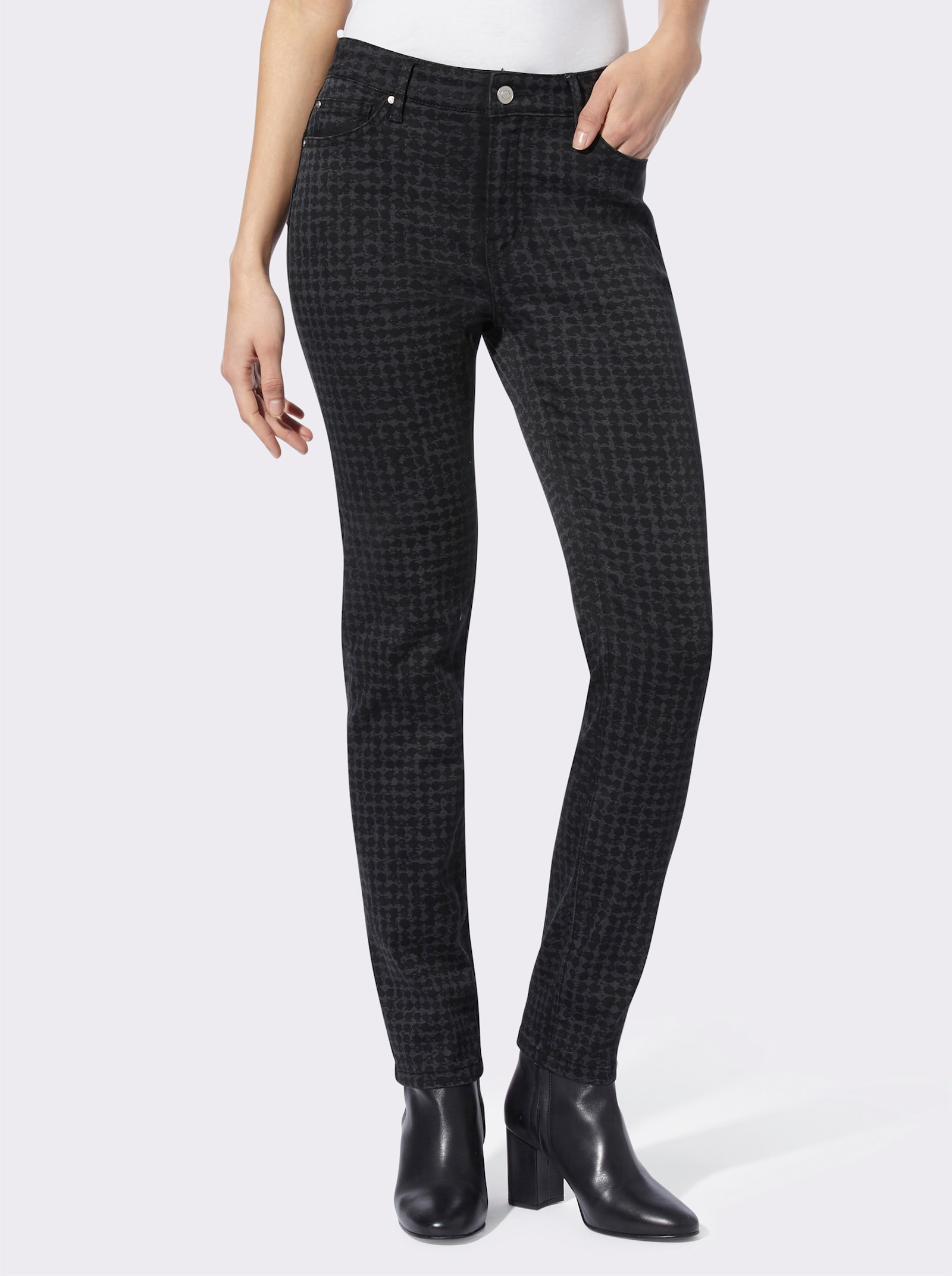 heine Röhrenjeans mit effektvollem Druck - black denim