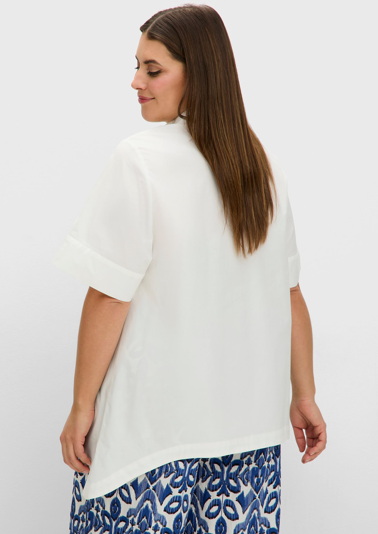 sheego Hemdbluse in weiter Form, mit Zipfelsaum - ecru