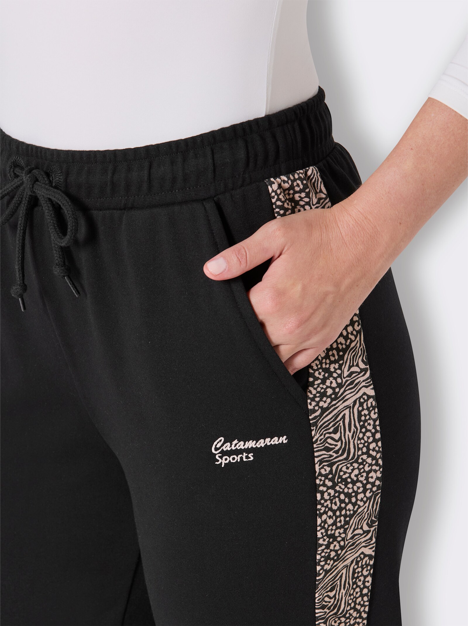 Catamaran Sports Freizeithose mit bedruckten Seitenstreifen - schwarz