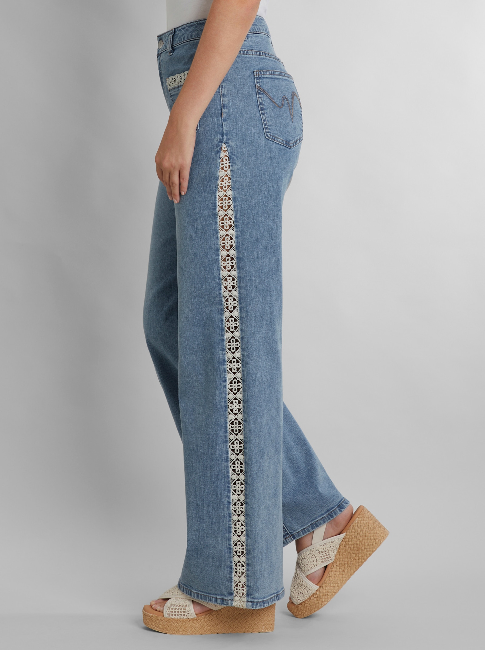 heine Bootcut-Jeans mit Spitze seitlich - blue-bleached
