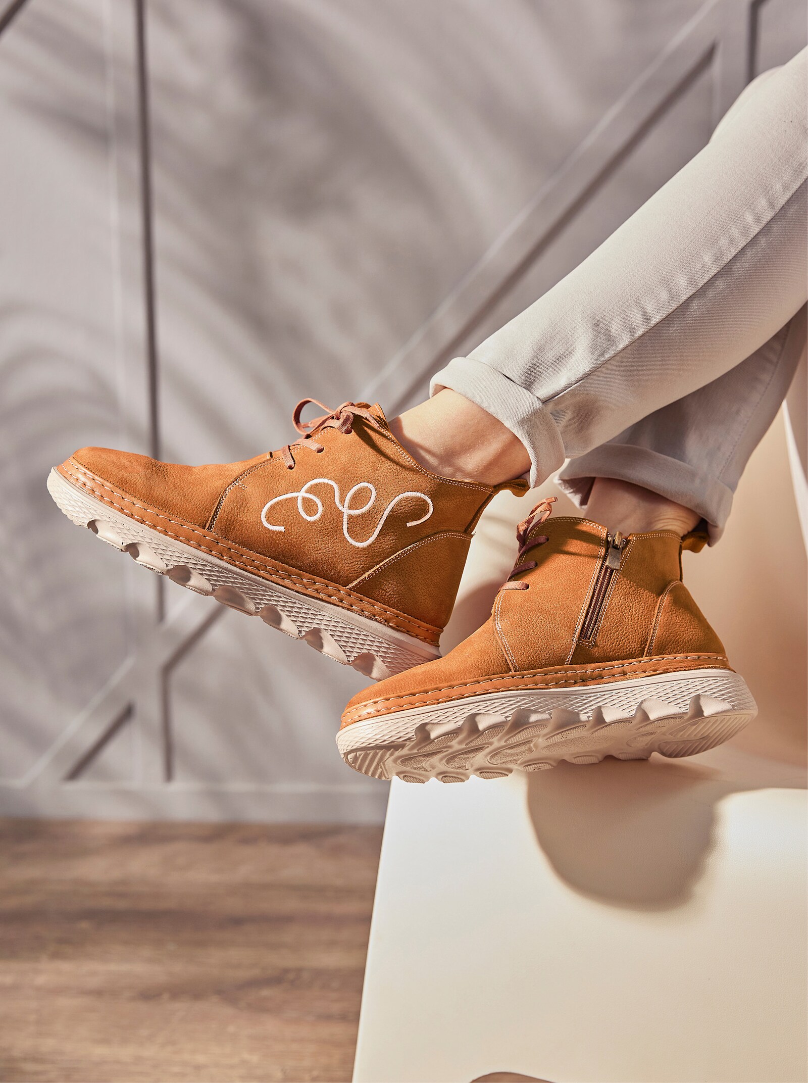 Gemini Stiefelette aus Nubukleder, mit Warmfutter - camel