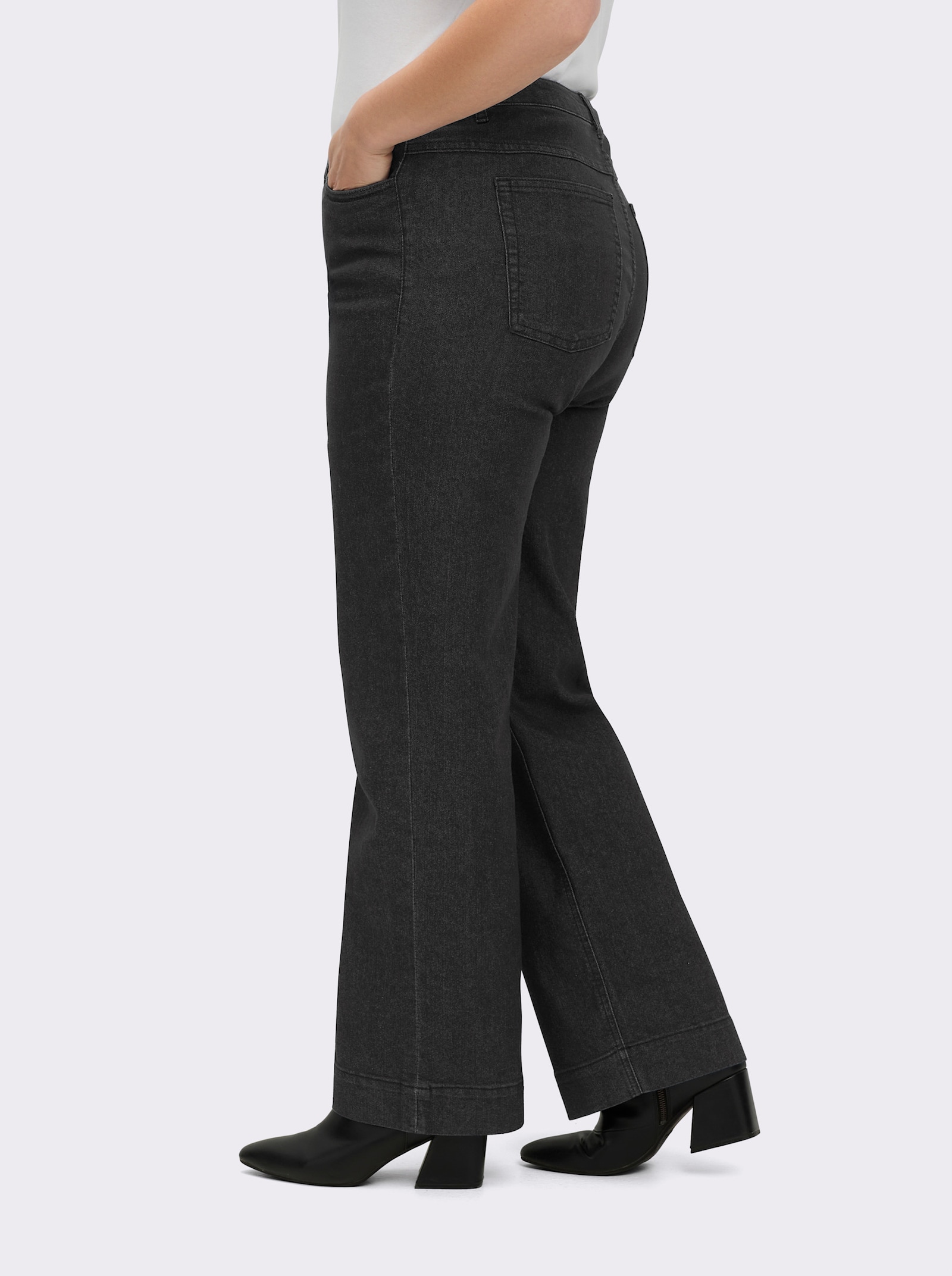 Jeans mit weitem Bein - schwarz