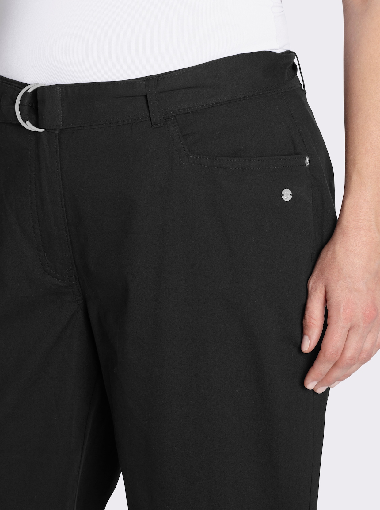 sheego Chinohose mit Gürtel - schwarz