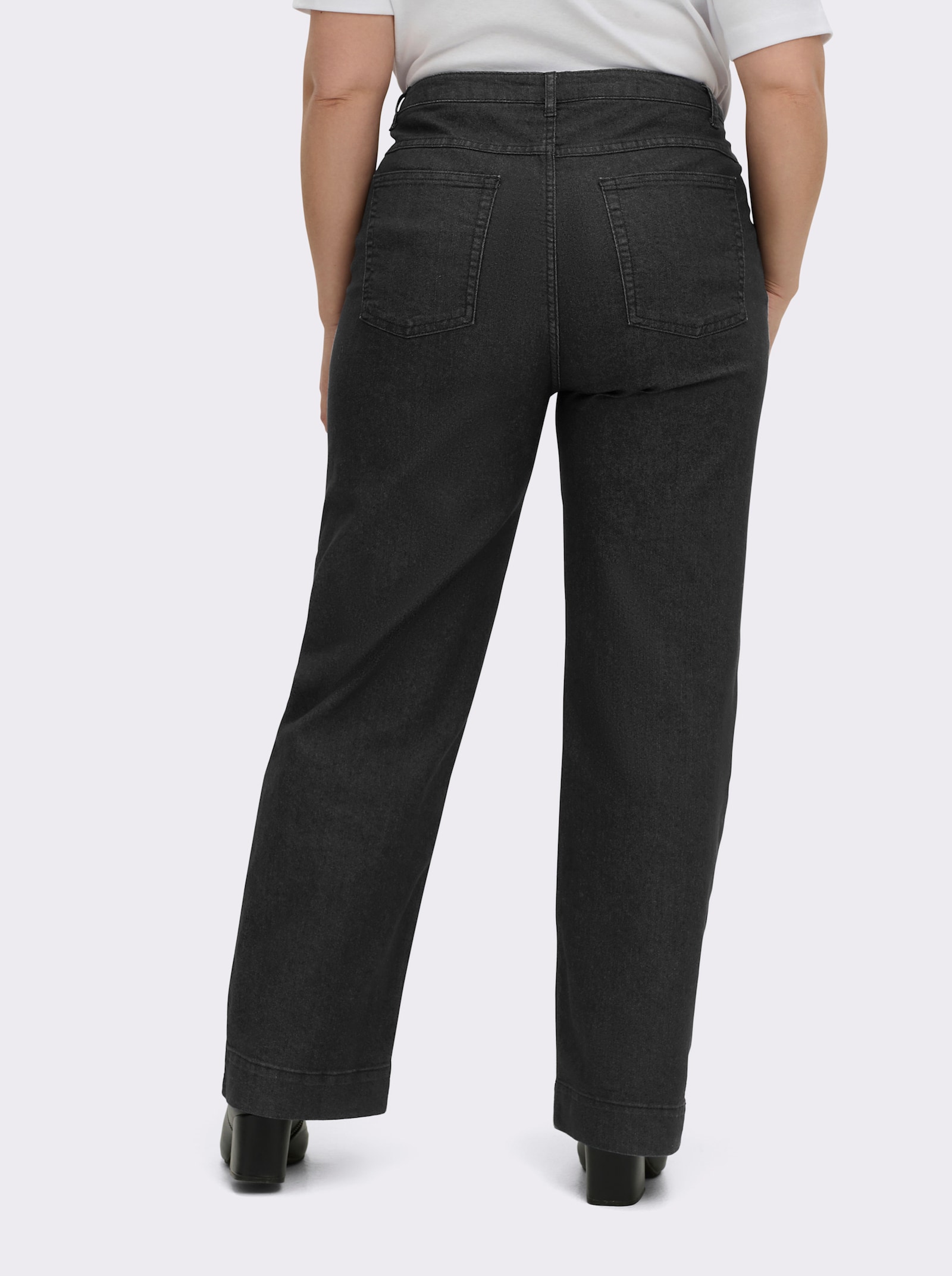 Jeans mit weitem Bein - schwarz