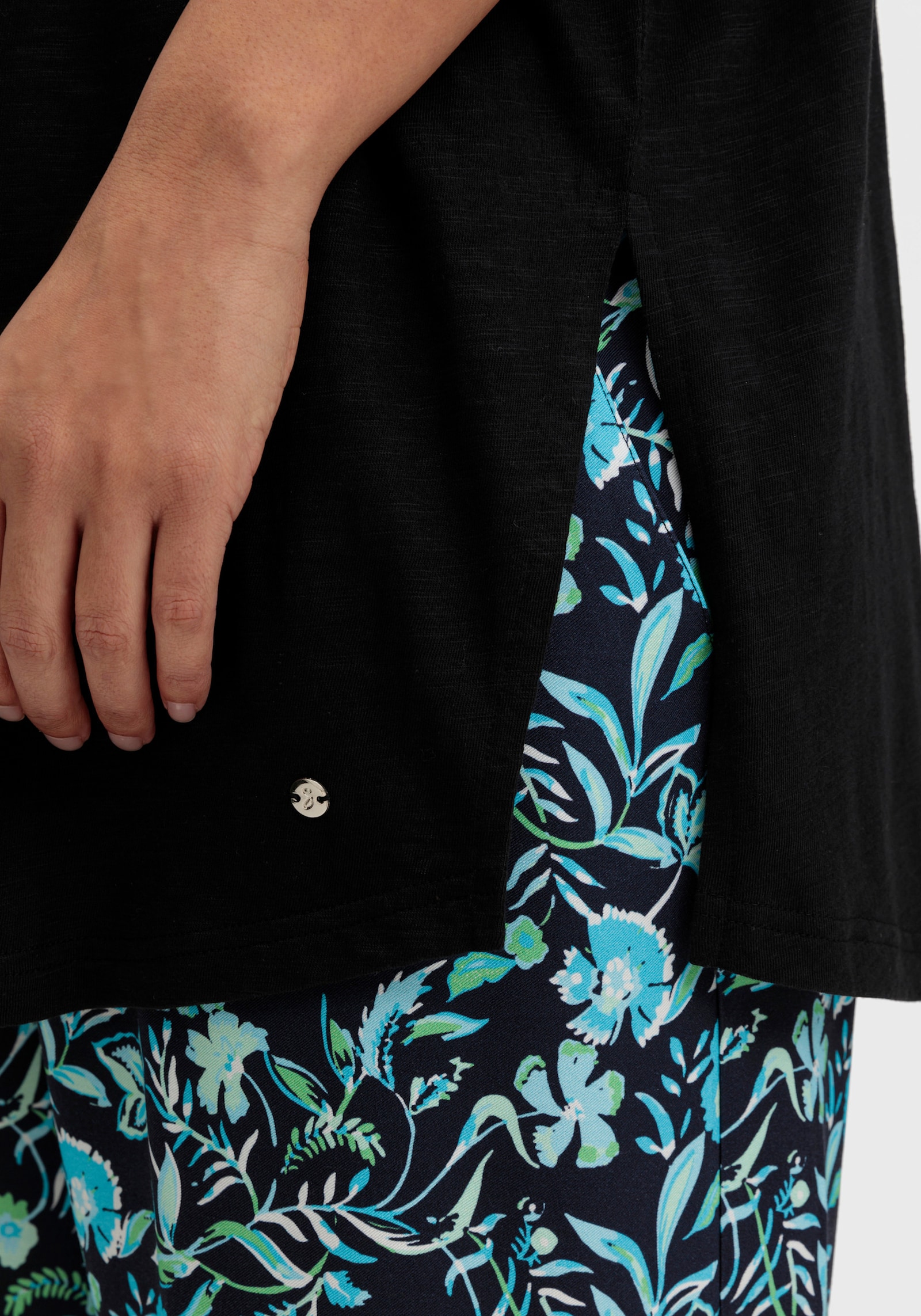 sheego Shirt met vleermuismouwen met split - zwart