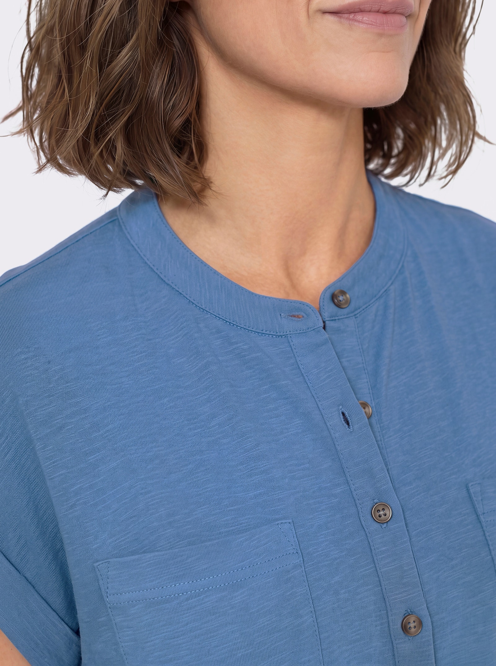 Kurzarmshirt mit Ärmelaufschlägen - mittelblau