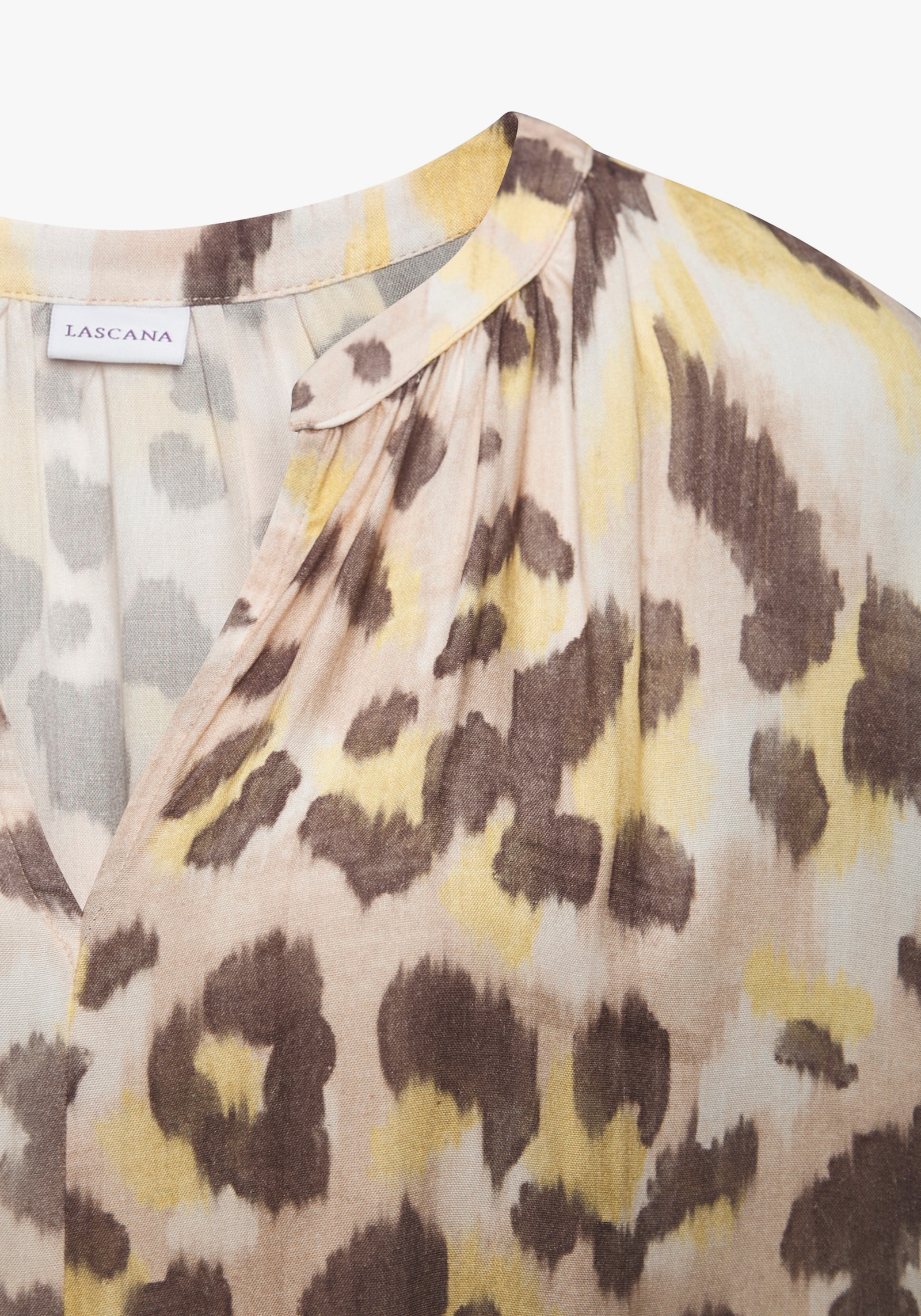 LASCANA Kurzarmbluse - sand-taupe bedruckt