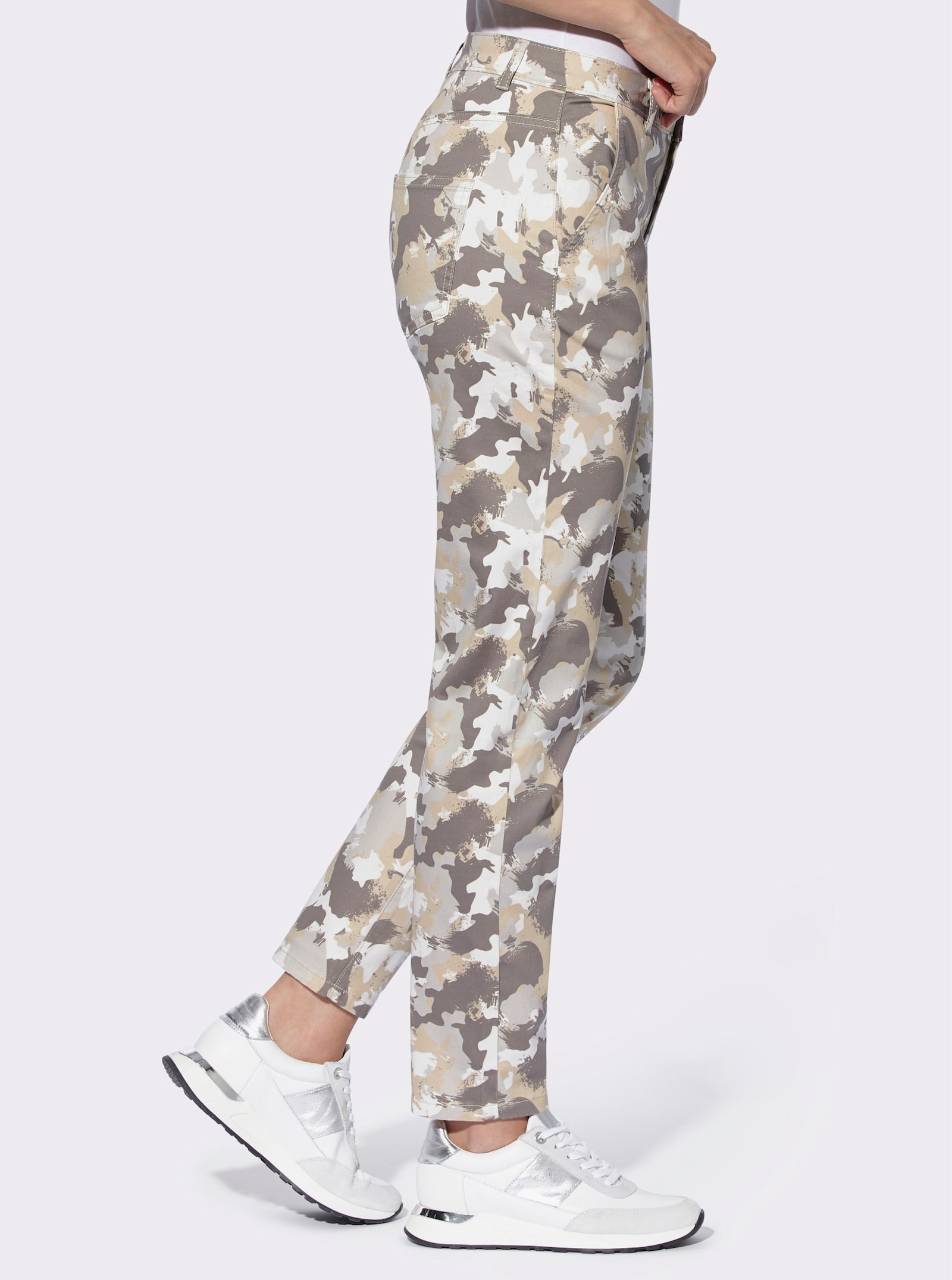 heine Cargobroek in camouflagedessin - ecru/lichtgrijs bedrukt