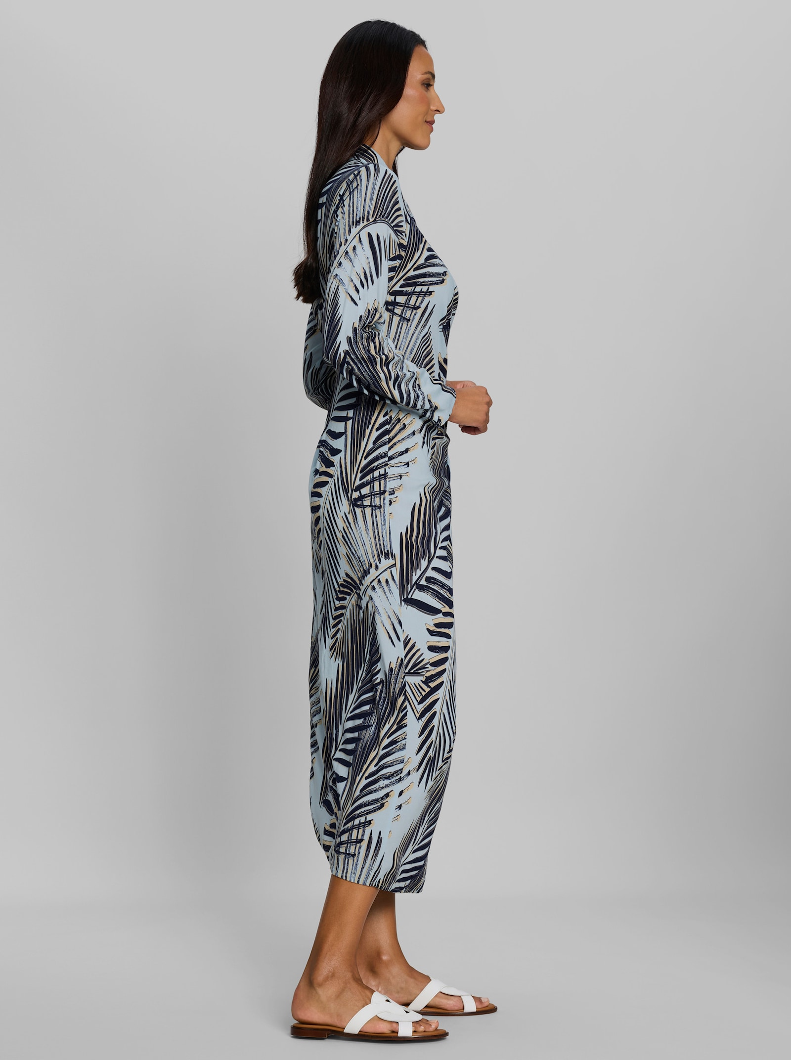 heine Sommerkleid in Wickeloptik - hellblau-marine-bedruckt