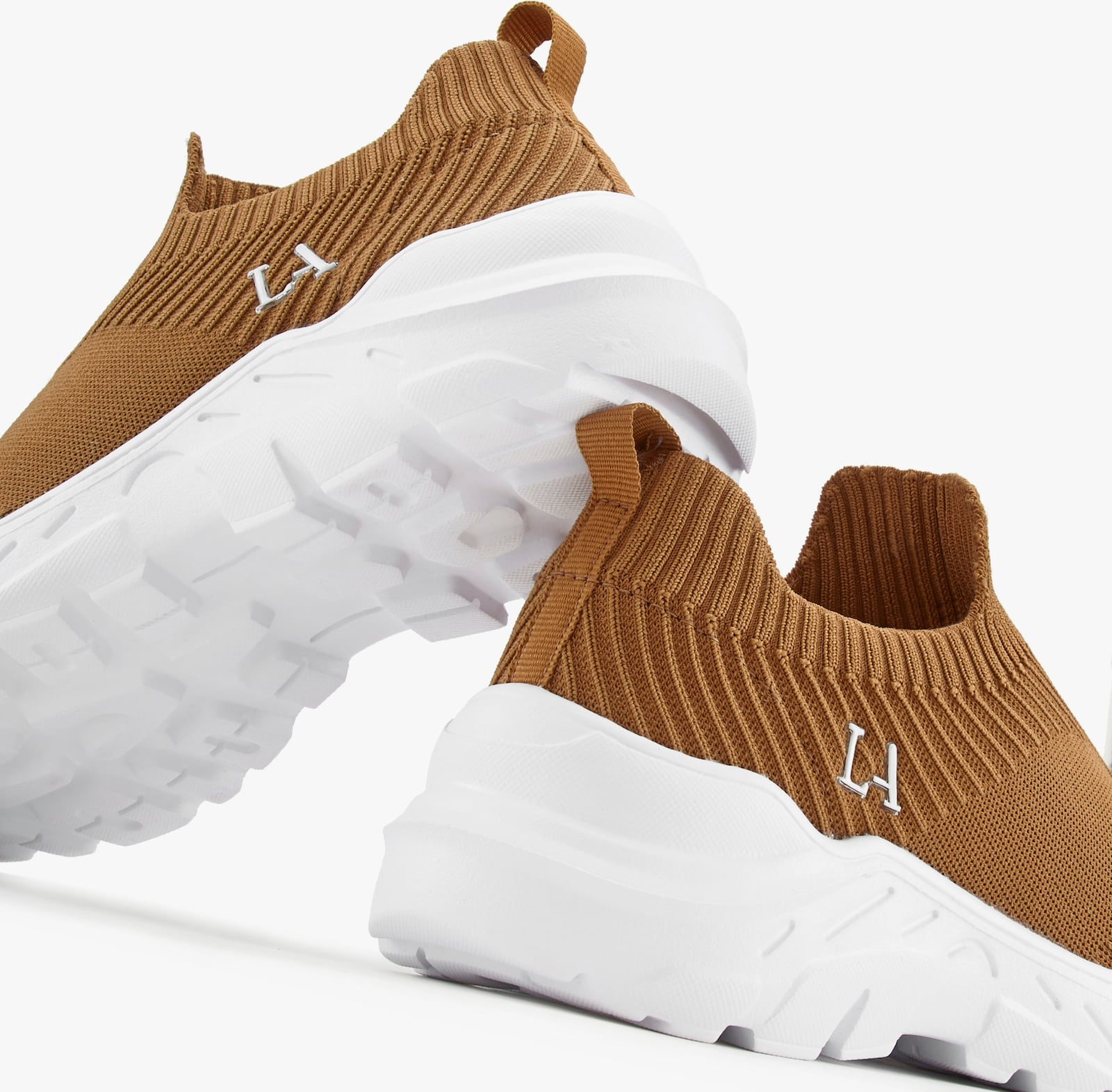 LASCANA Sneaker - camelfarben