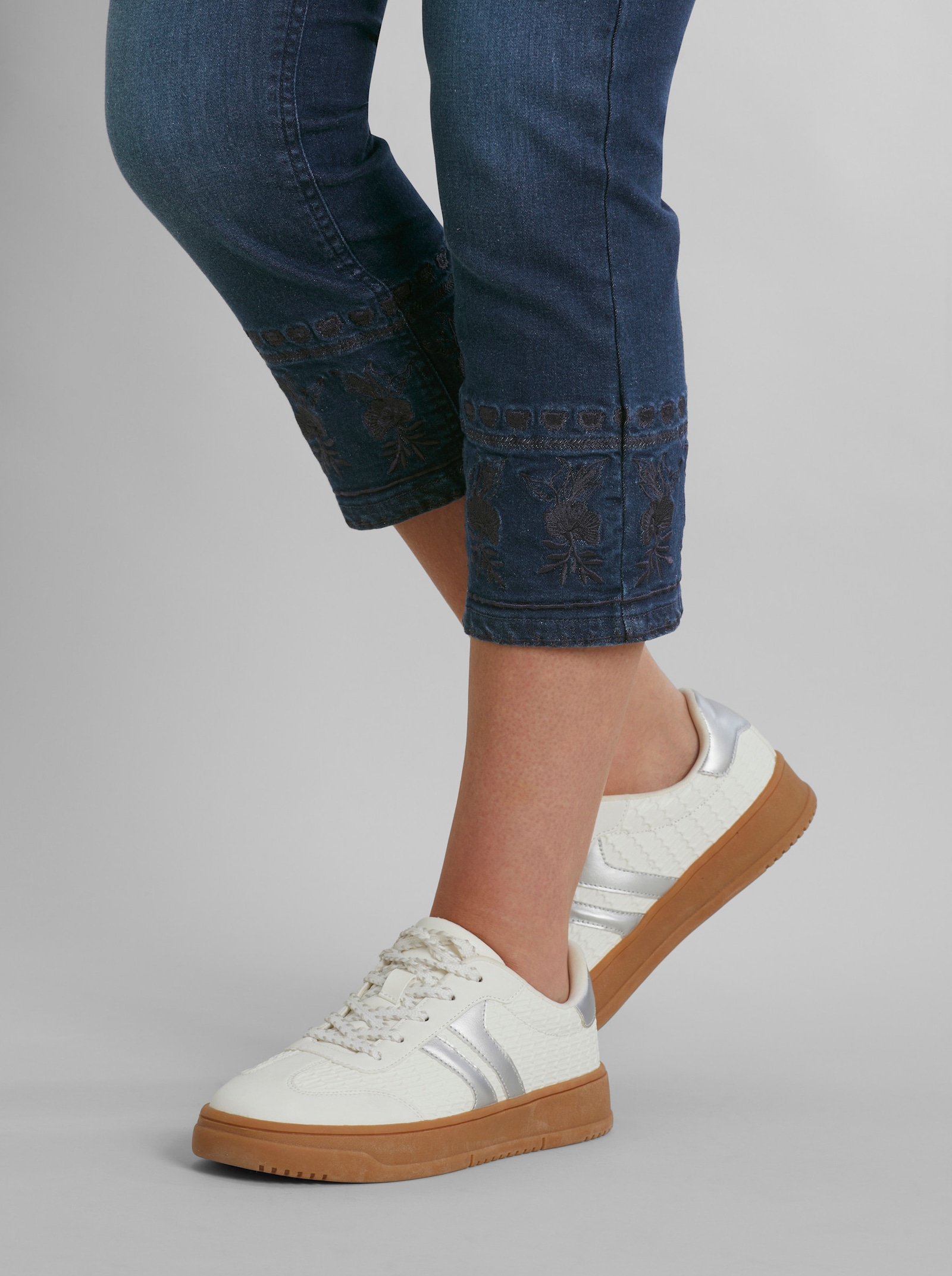 heine Push-up-Jeans mit Blumenstickerei - dark blue
