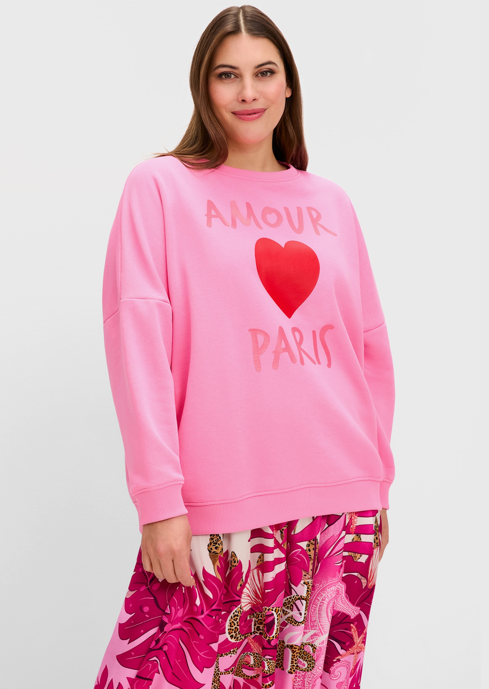 sheego loves miss goodlife Sweatshirt Frontdruck und Rundhals - pink bedruckt