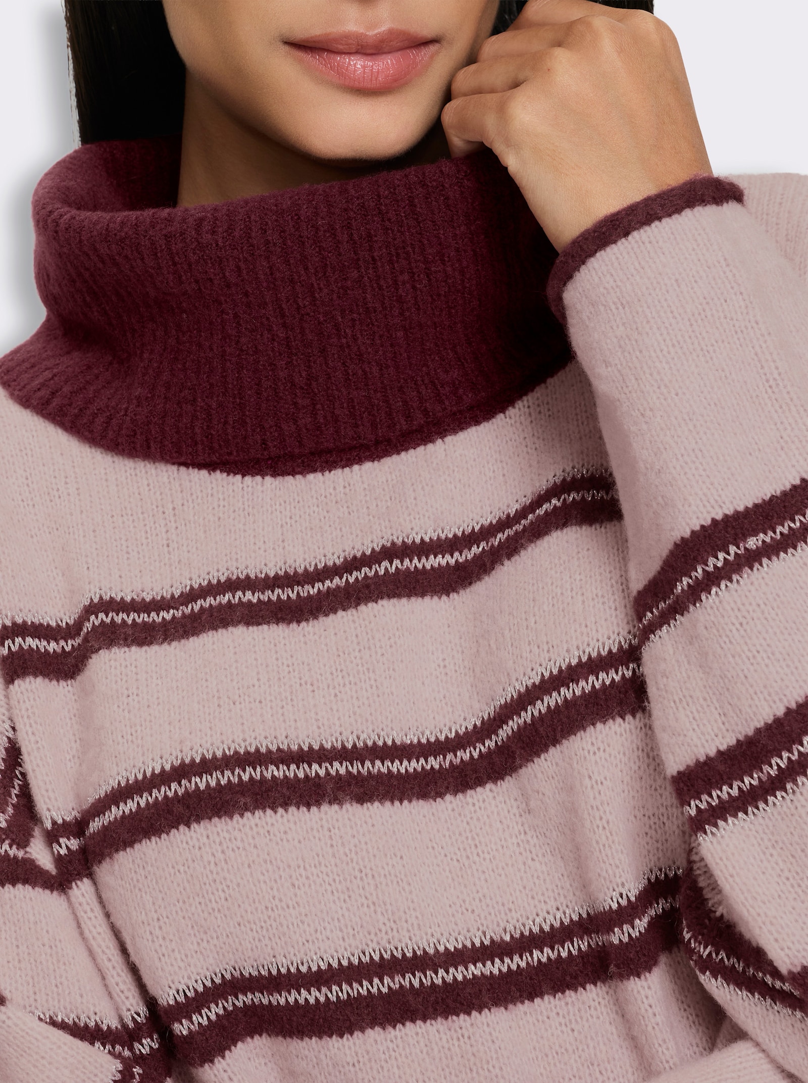 heine Rollkragenpullover mit Effektgarn - rosé-bordeaux-geringelt