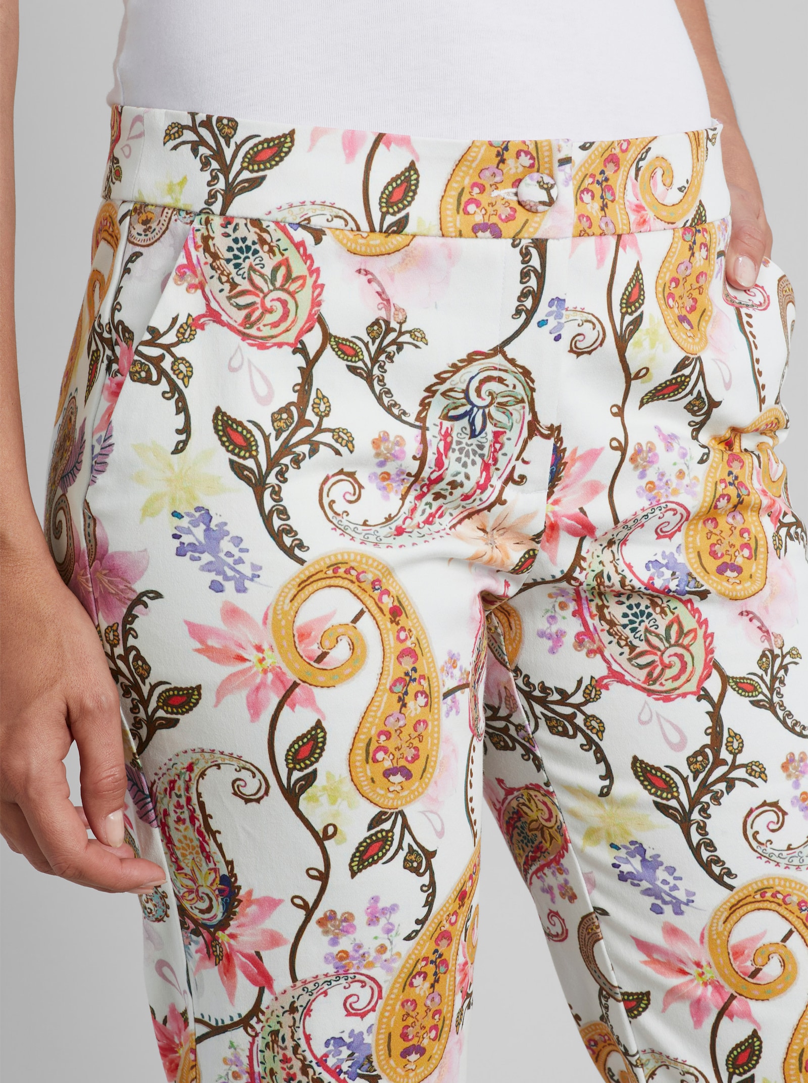 heine Hose im Paisleymuster - ecru-rosé-bedruckt