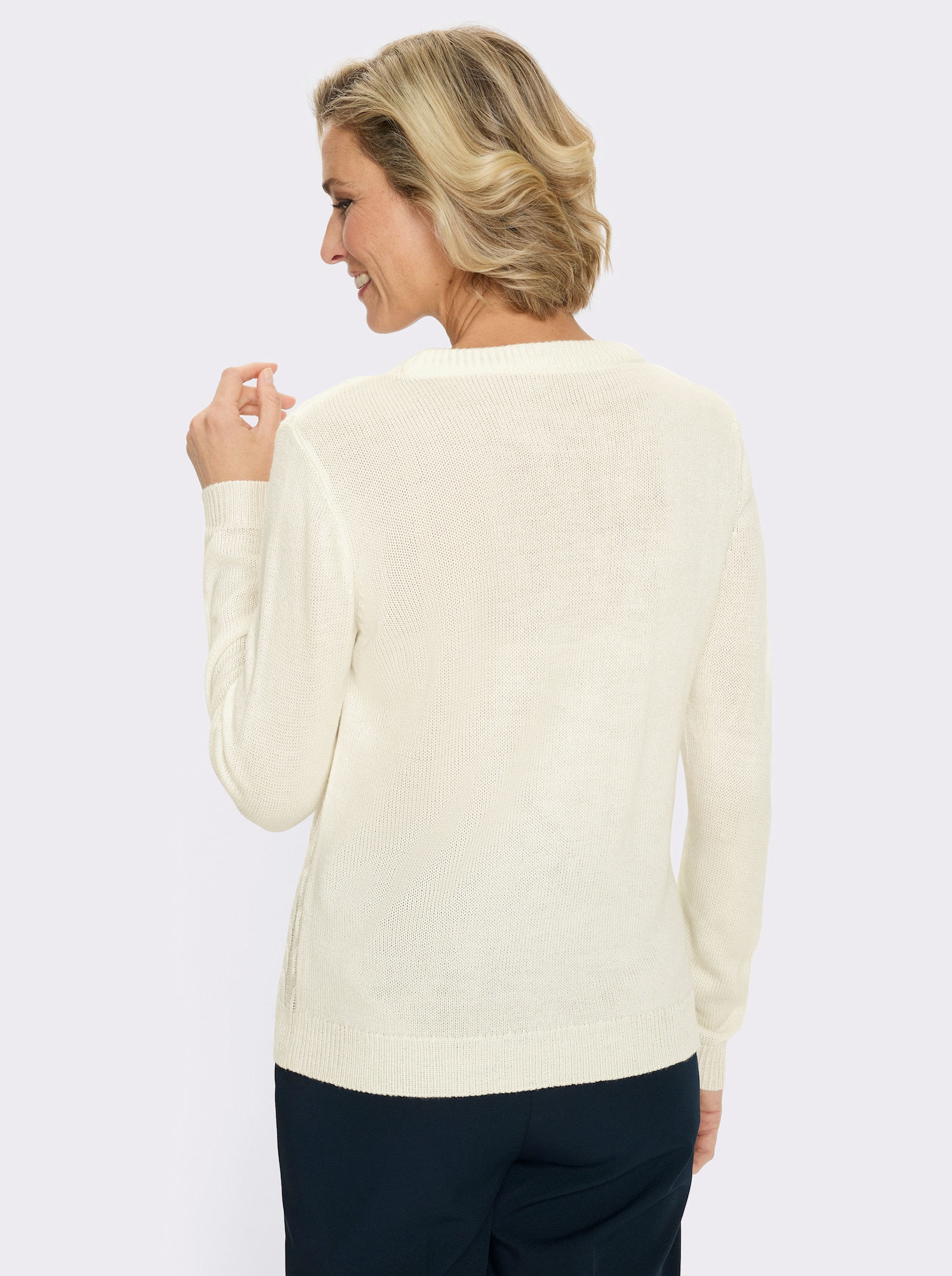 Rundhalspullover mit Zopf- und Ajourmuster - ecru