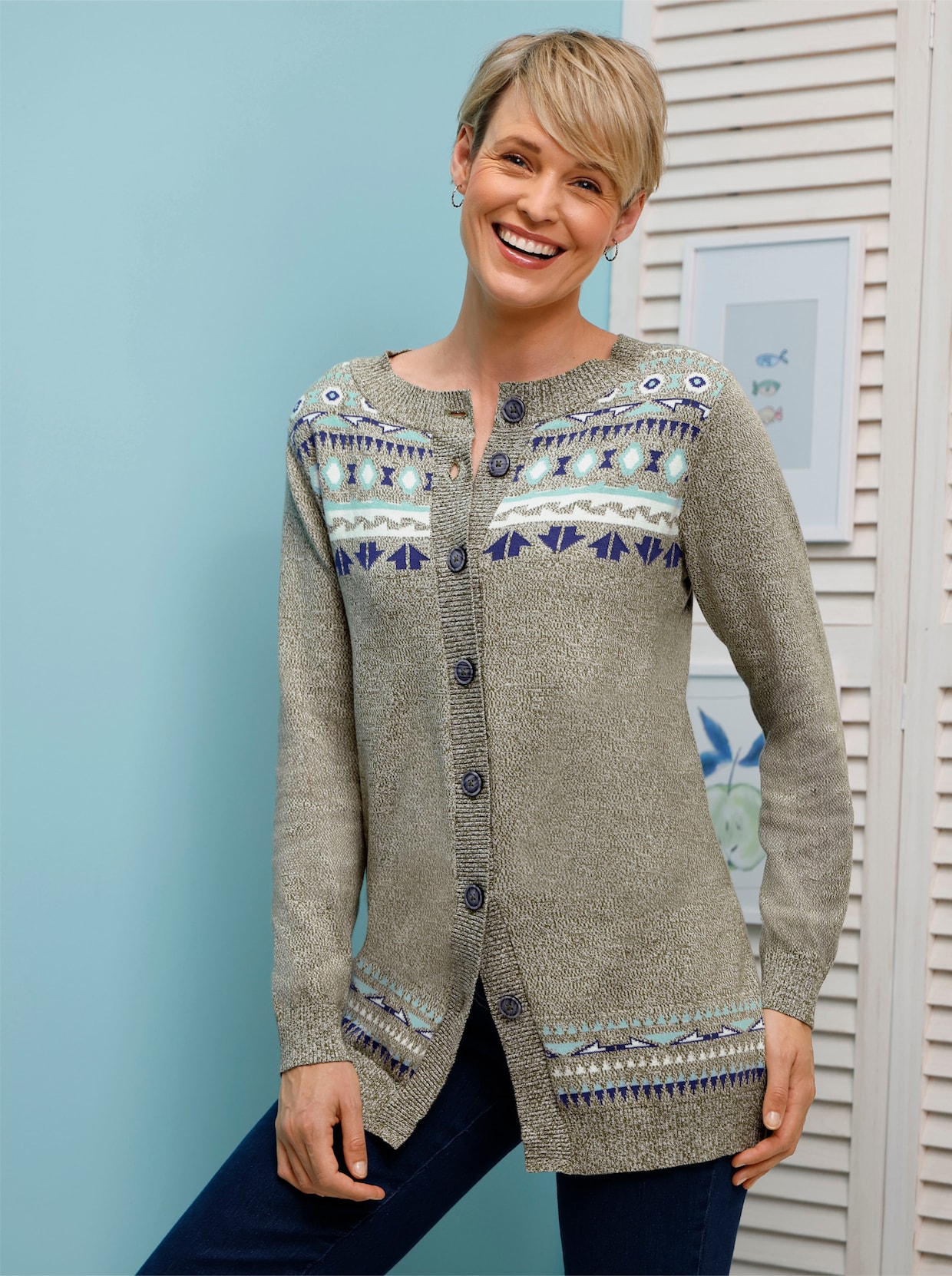 Longstrickjacke im Norweger-Muster - oliv-royalblau-gemustert