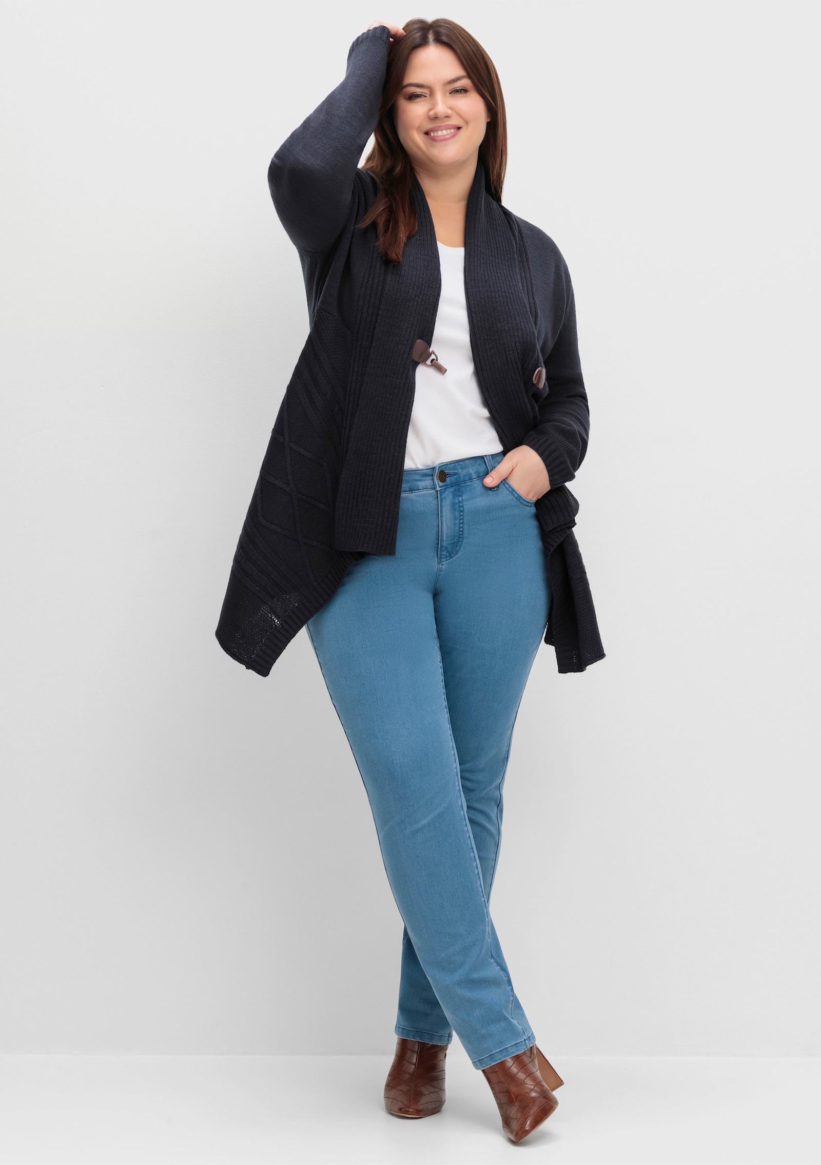 sheego by Joe Browns Lang vest met metalen gesp - diepblauw