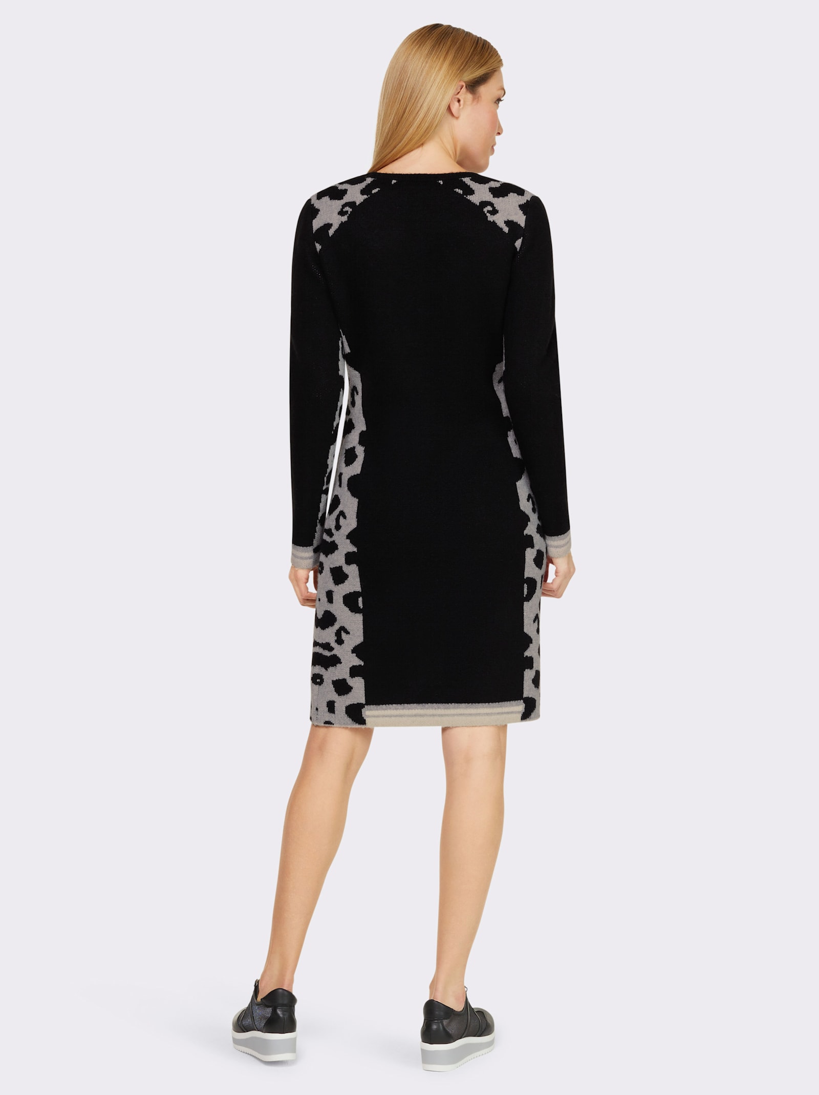 heine Strickkleid mit Leo-Muster - schwarz