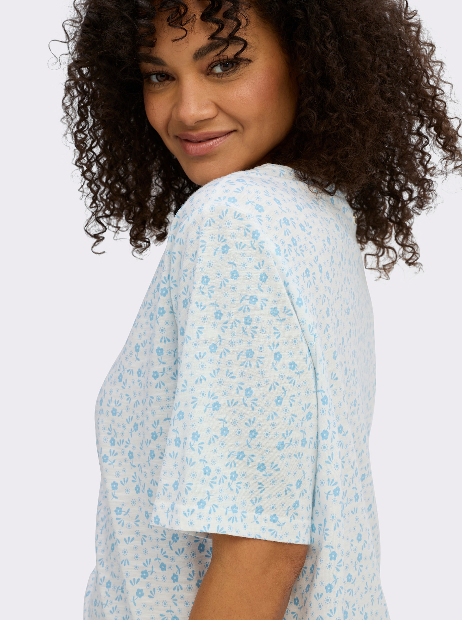 sheego V-Shirt mit Knotendetail am Saum - ecru-aqua-bedruckt