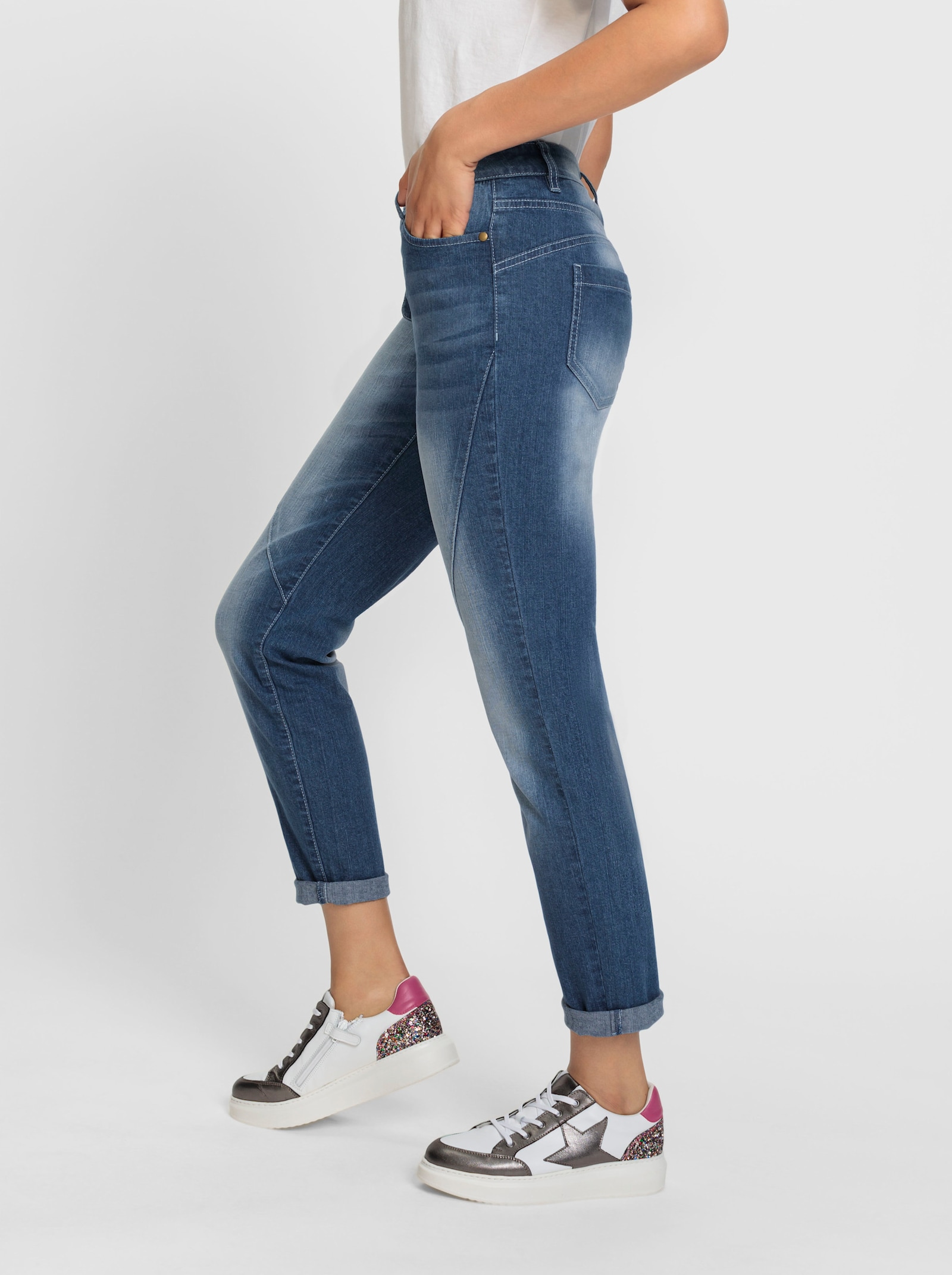 Jeans mit sichtbarem Knopfverschluss - blue-stone-washed