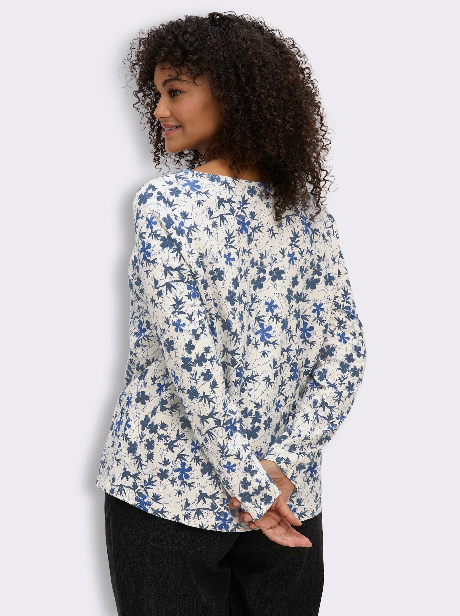 sheego Langarmshirt mit Raffung am Ausschnitt - champagner-rauchblau-gemustert