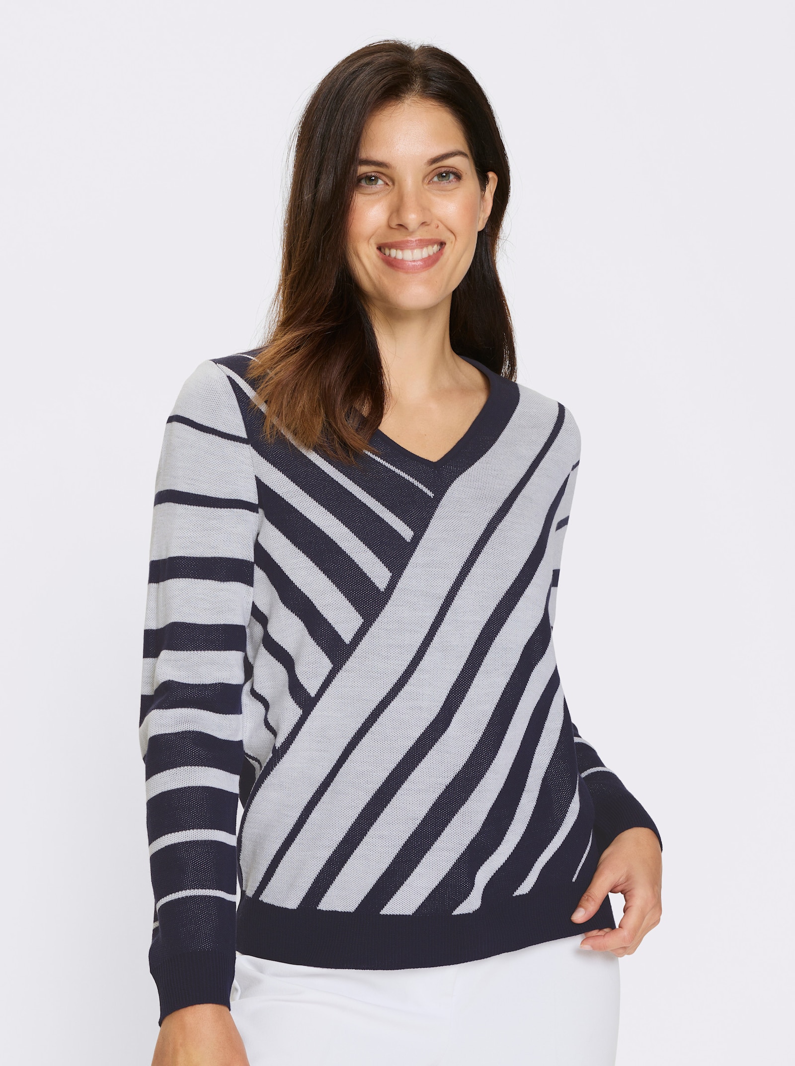 Svetr s výstřihem do V a proužkovaným vzorem - námořnická modrá-bílá-vzor