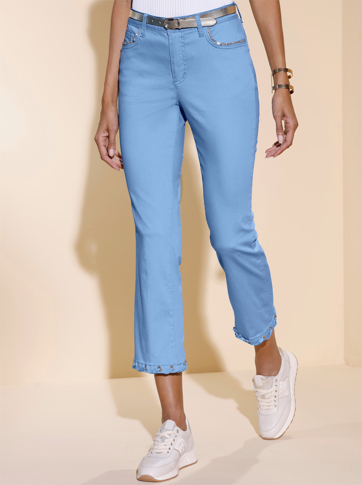 7/8-Jeans mit Push-up-Effekt - himmelblau