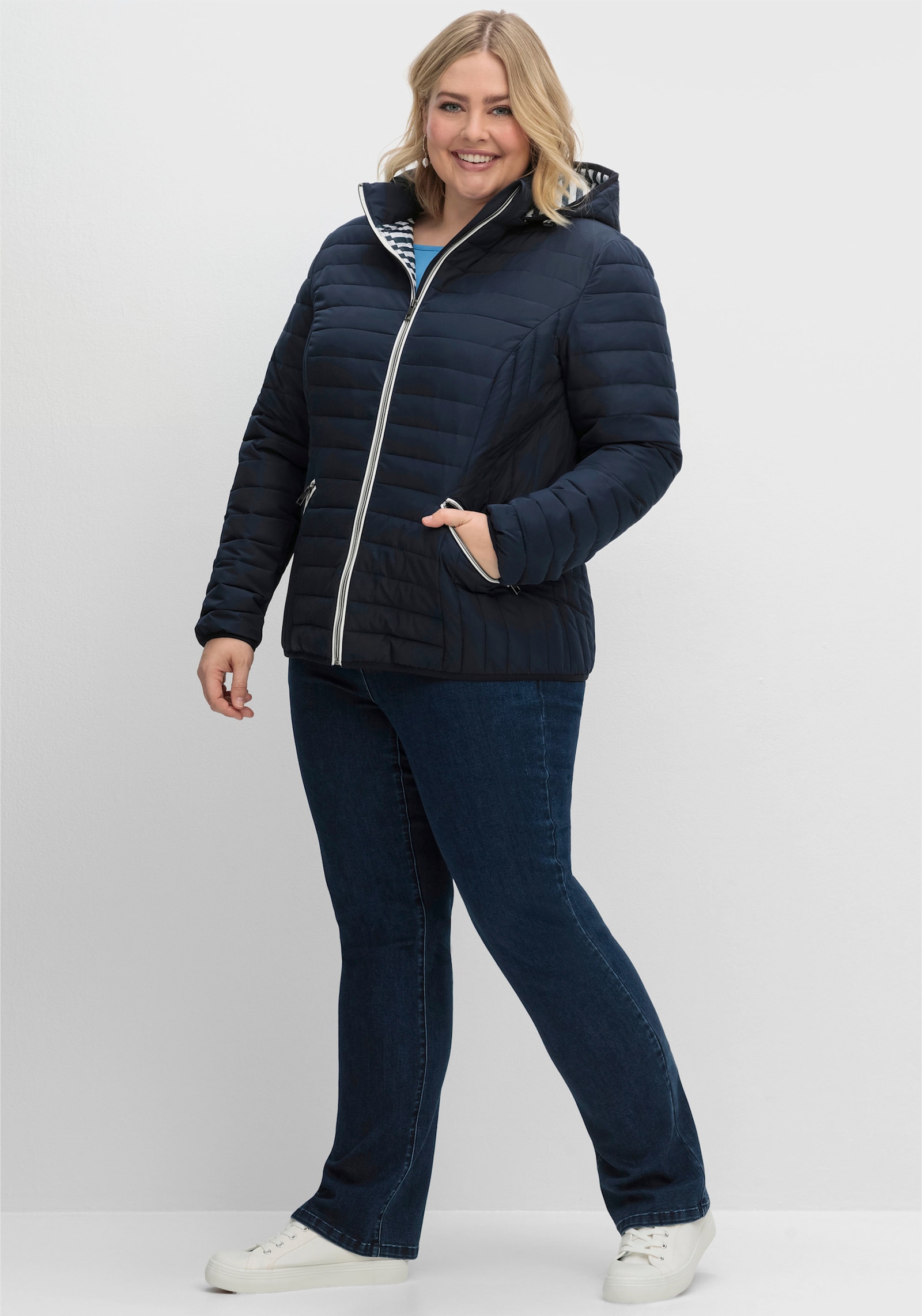 sheego Steppjacke mit gestreiftem Innenfutter - nachtblau