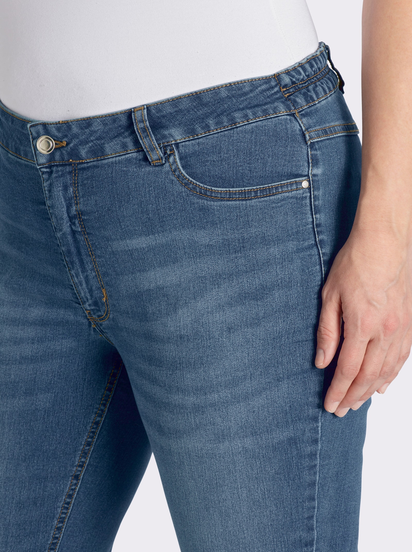 7/8-Jeans mit Spitze am Beinabschluss - blue-bleached