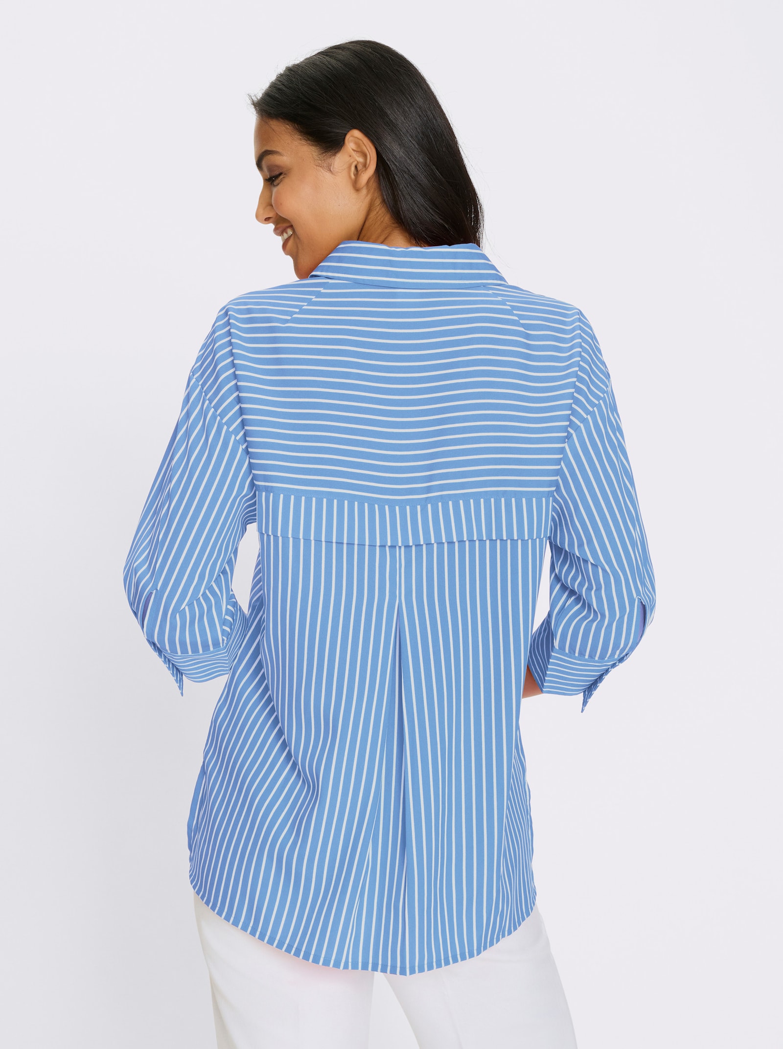 Longbluse mit Kellerfalte im Rückteil - weiß-himmelblau-gestreift
