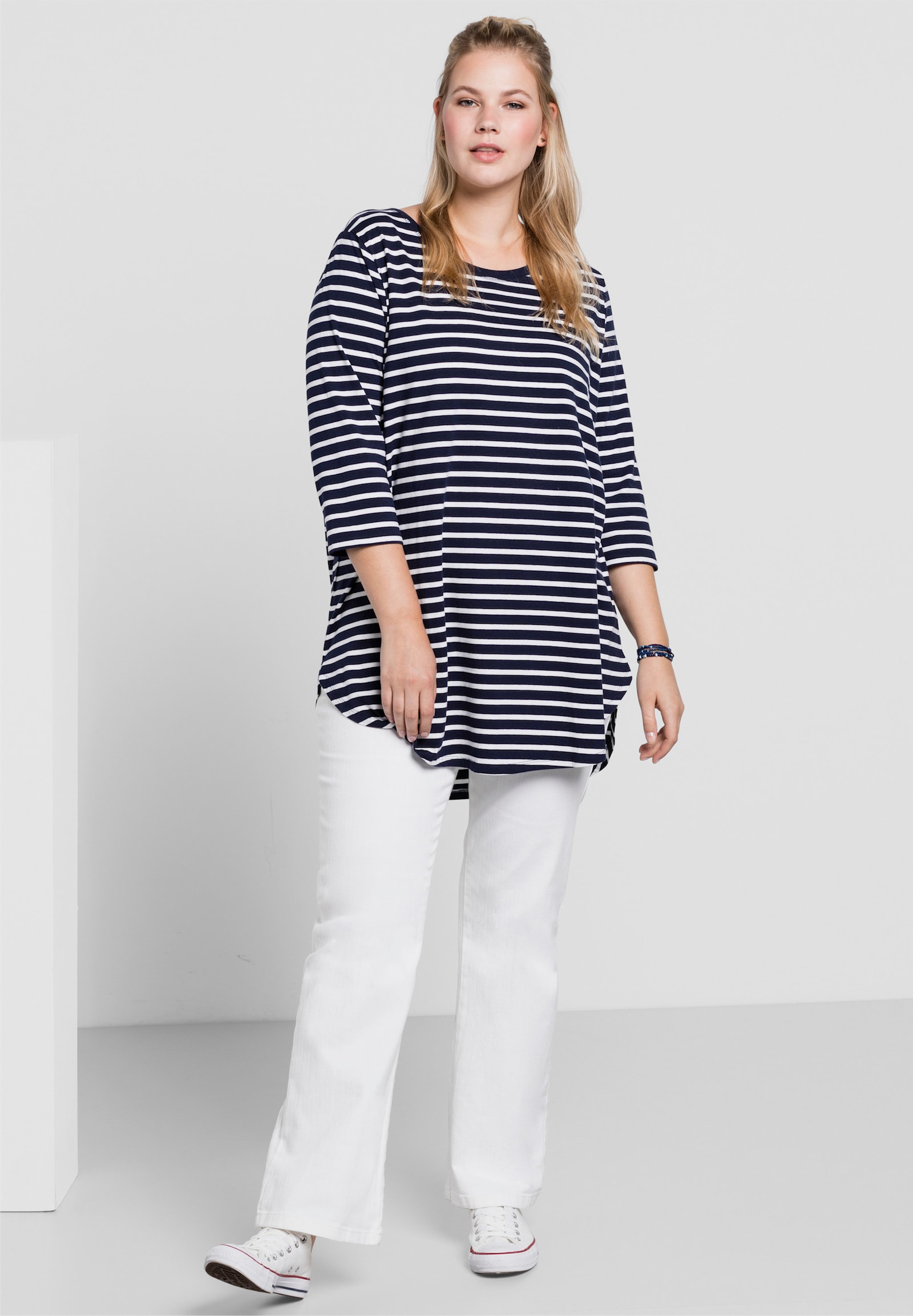 sheego Bootcut-Jeans mit Used-Effekten - white denim