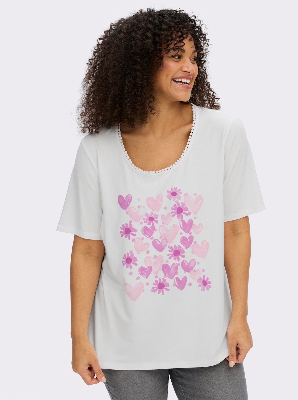 sheego Rundhalsshirt mit Zierband und Frontdruck - ecru-hellrosé