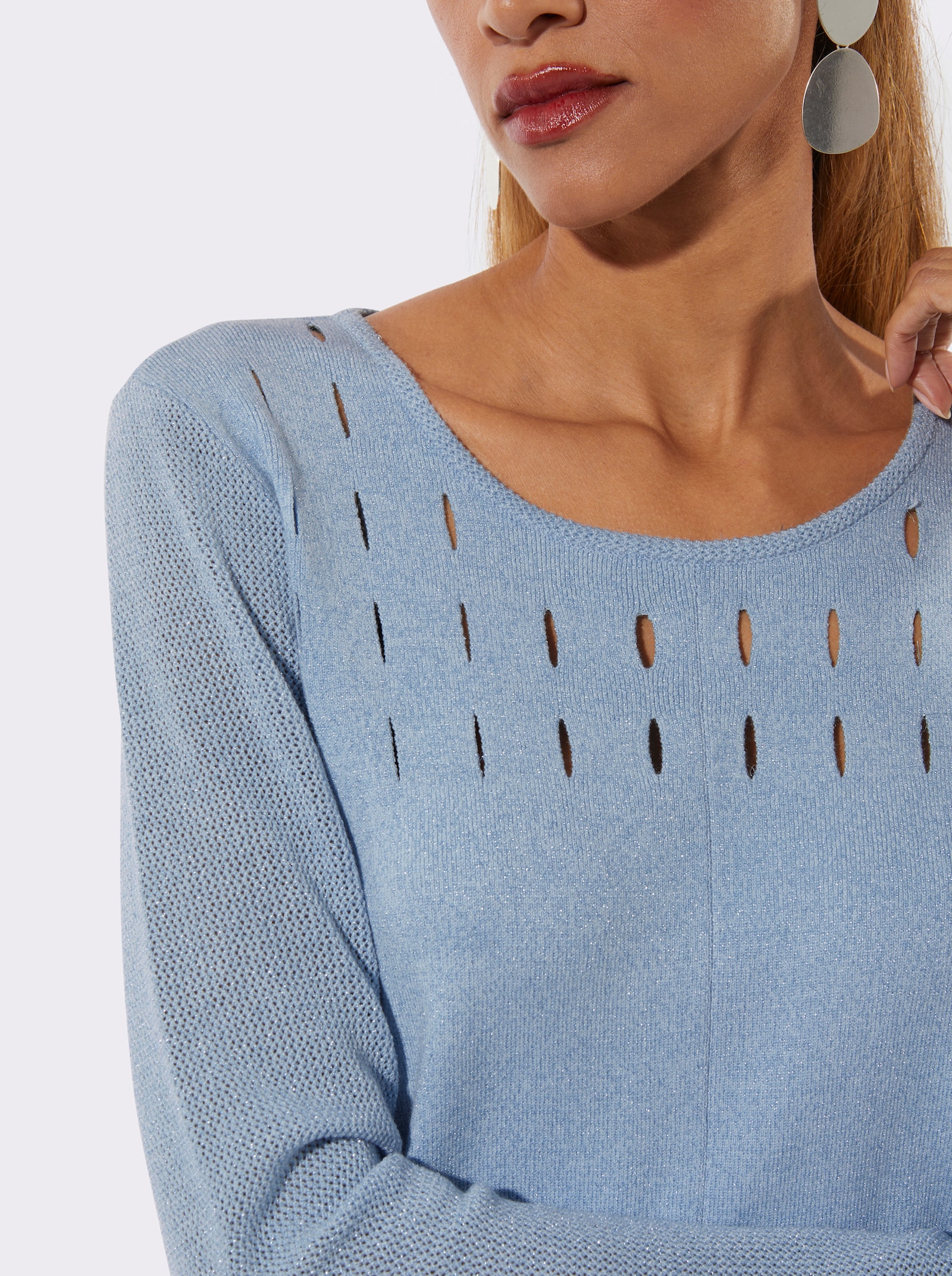Langarm-Pullover mit Cut-Outs am Ausschnitt - hellblau