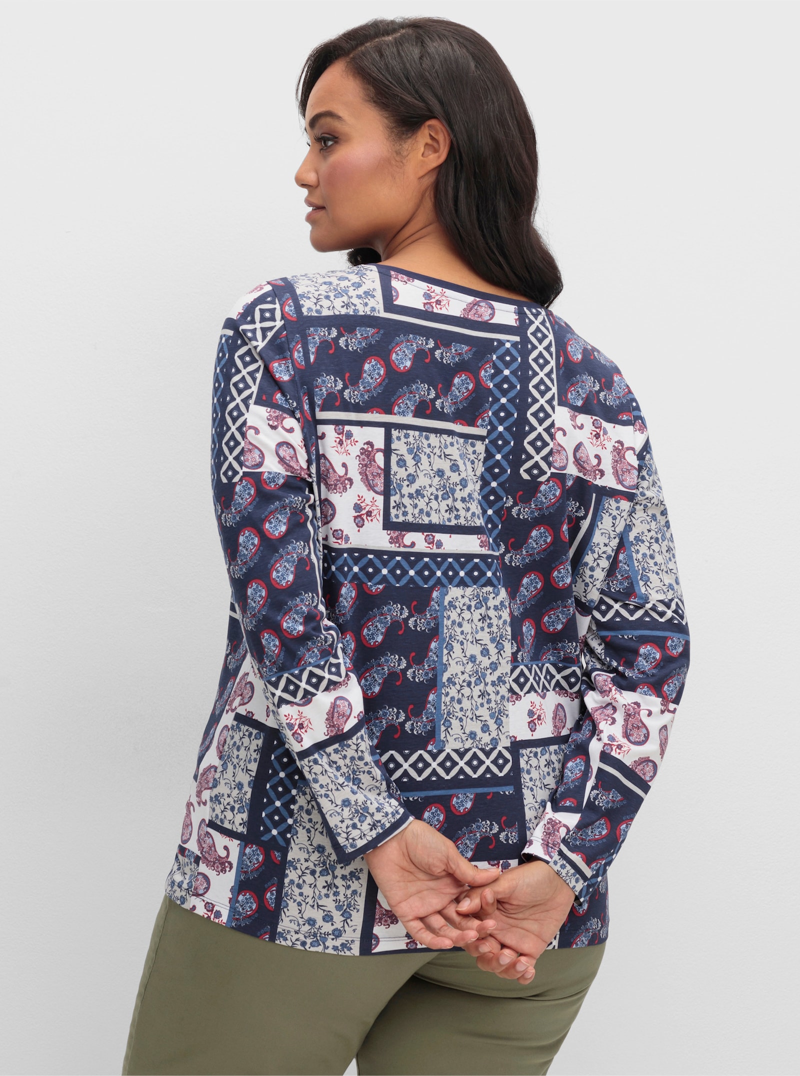 Langarmshirt im Patchwork-Druck - hellgrau-marine-bedruckt