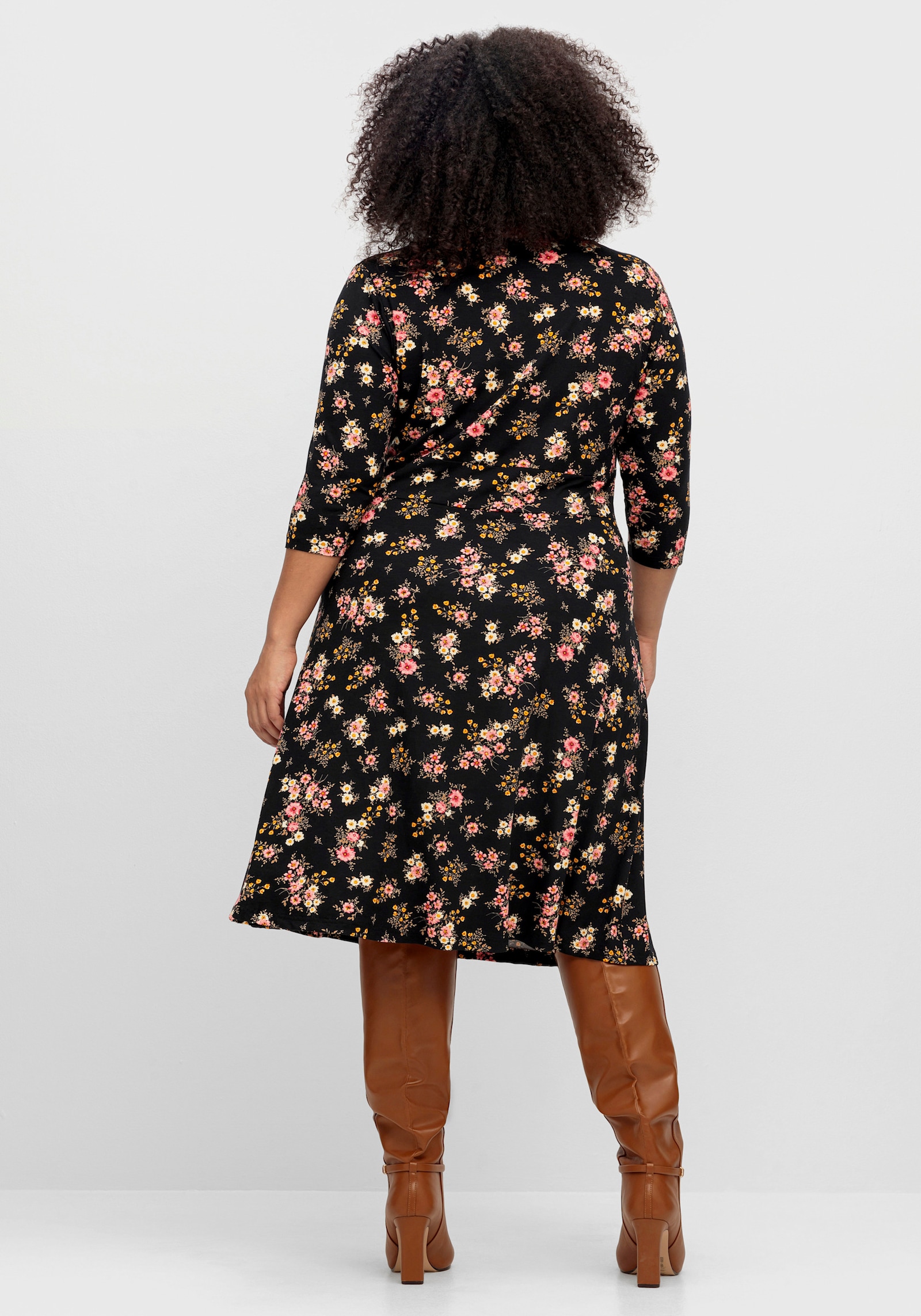 sheego by Joe Browns Jerseykleid in kniebedeckender Länge, Viskose - schwarz-gemustert