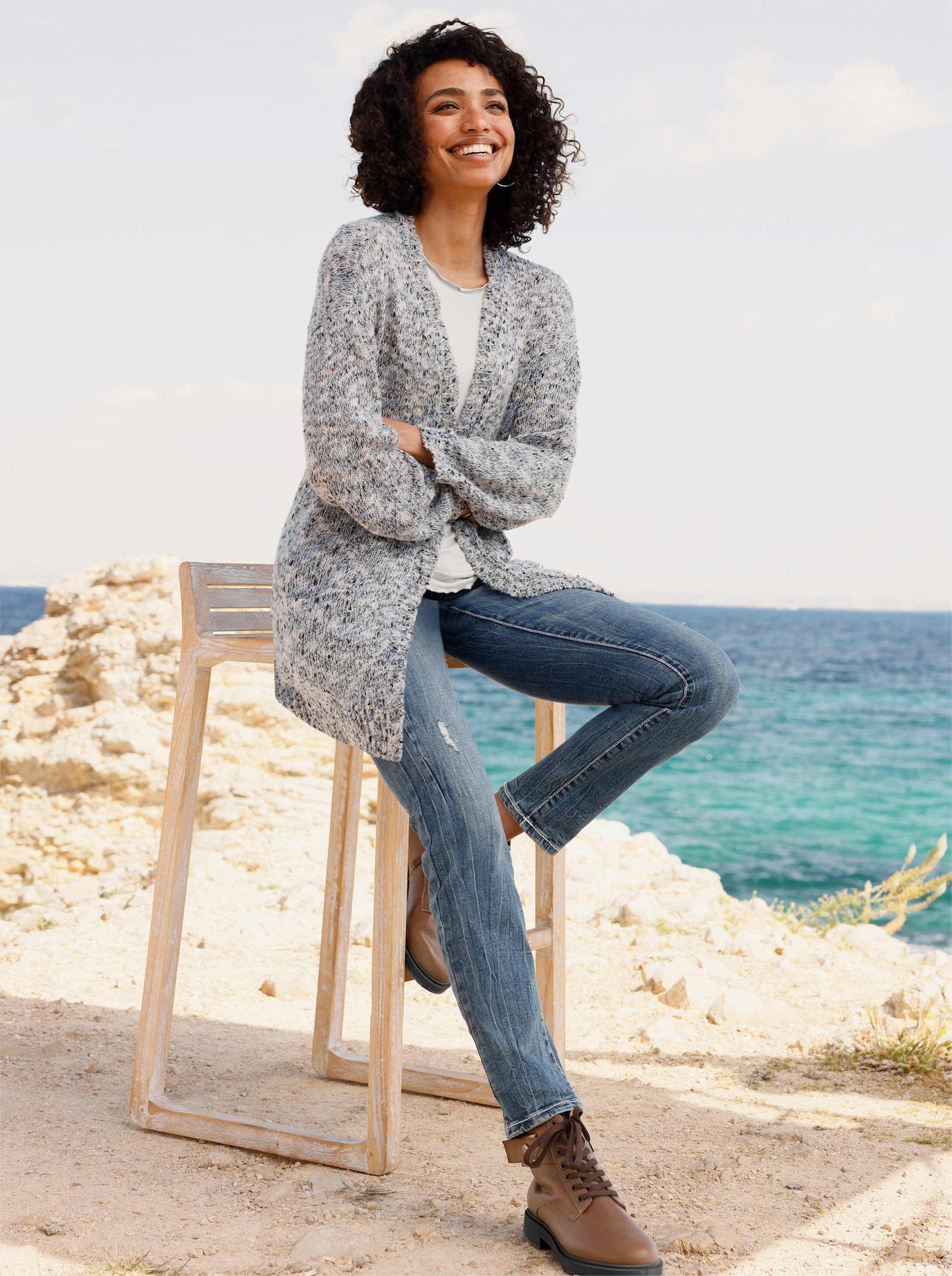 heine Strickjacke aus Bouclé-Garn - bleu-gemustert