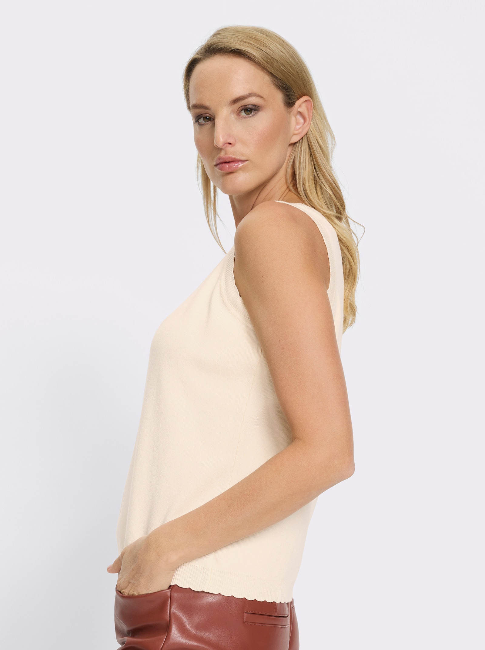 heine Tricottop met golvende randen - champagne