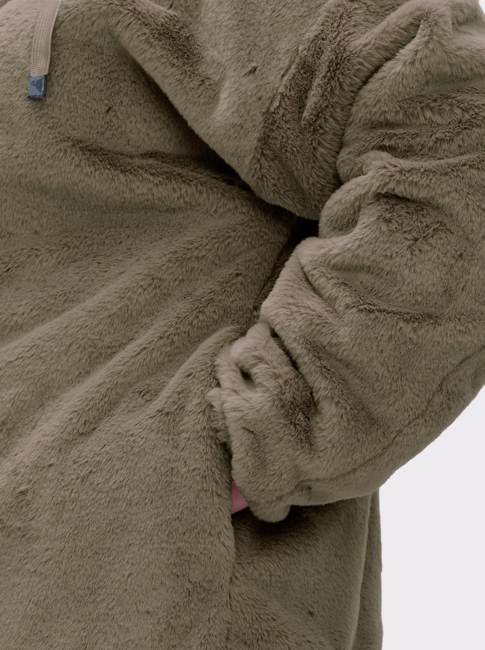 Fellimitatjacke mit Gummizug an Ärmeln und Saum - schlamm