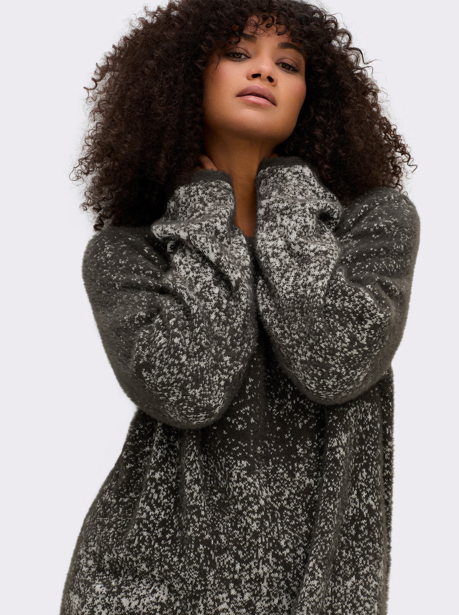 sheego Pull en fil tout doux, avec dégradé de couleurs - graphite-écru à motifs