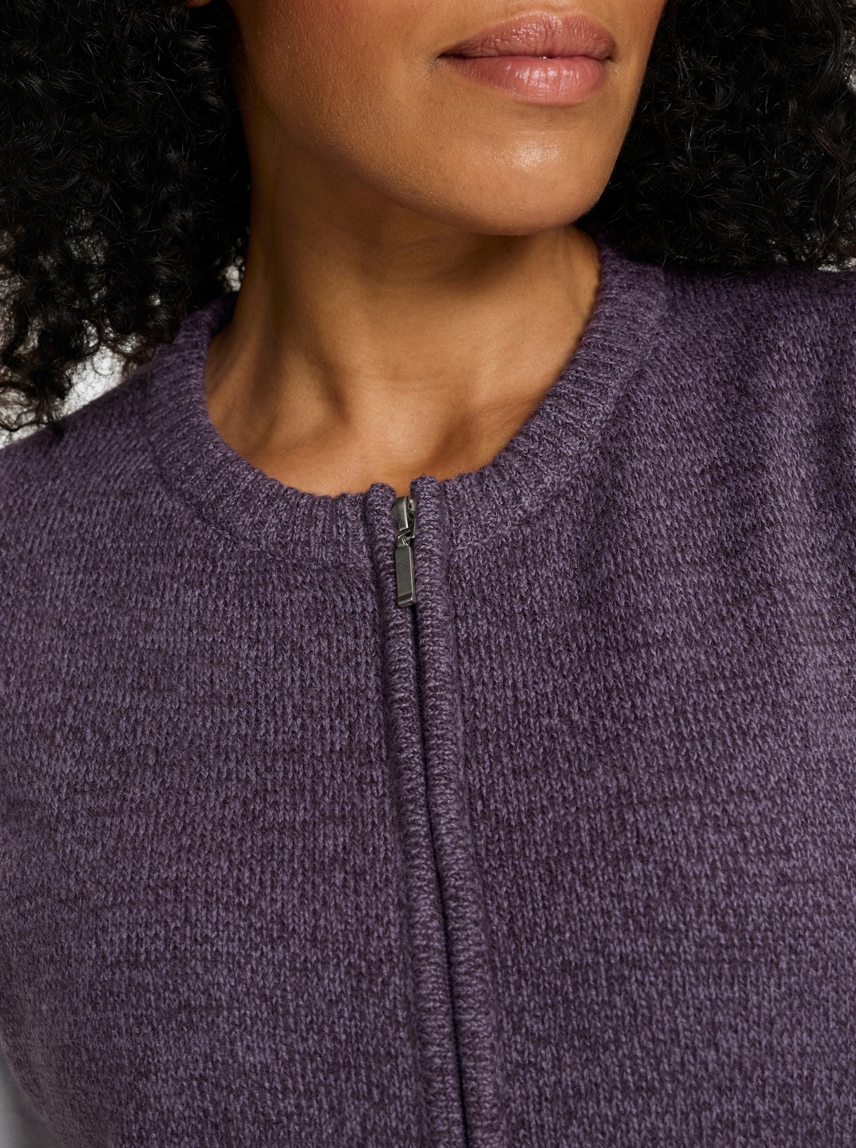 Mouwloos vest van gemêleerd garen - vijg/aubergine gemêleerd