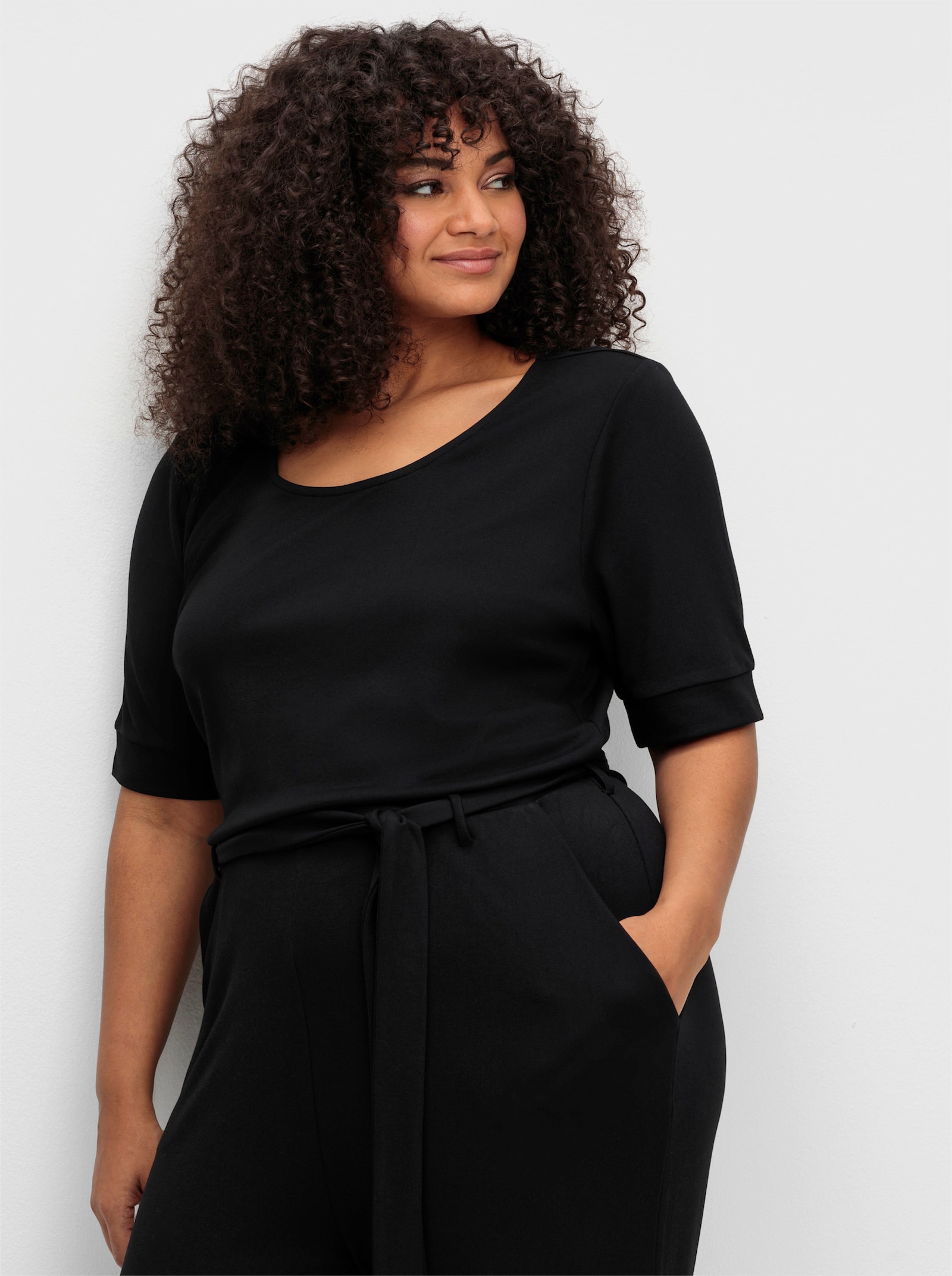 sheego by Joe Browns Jumpsuit mit weitem Bein und Bindegürtel - schwarz