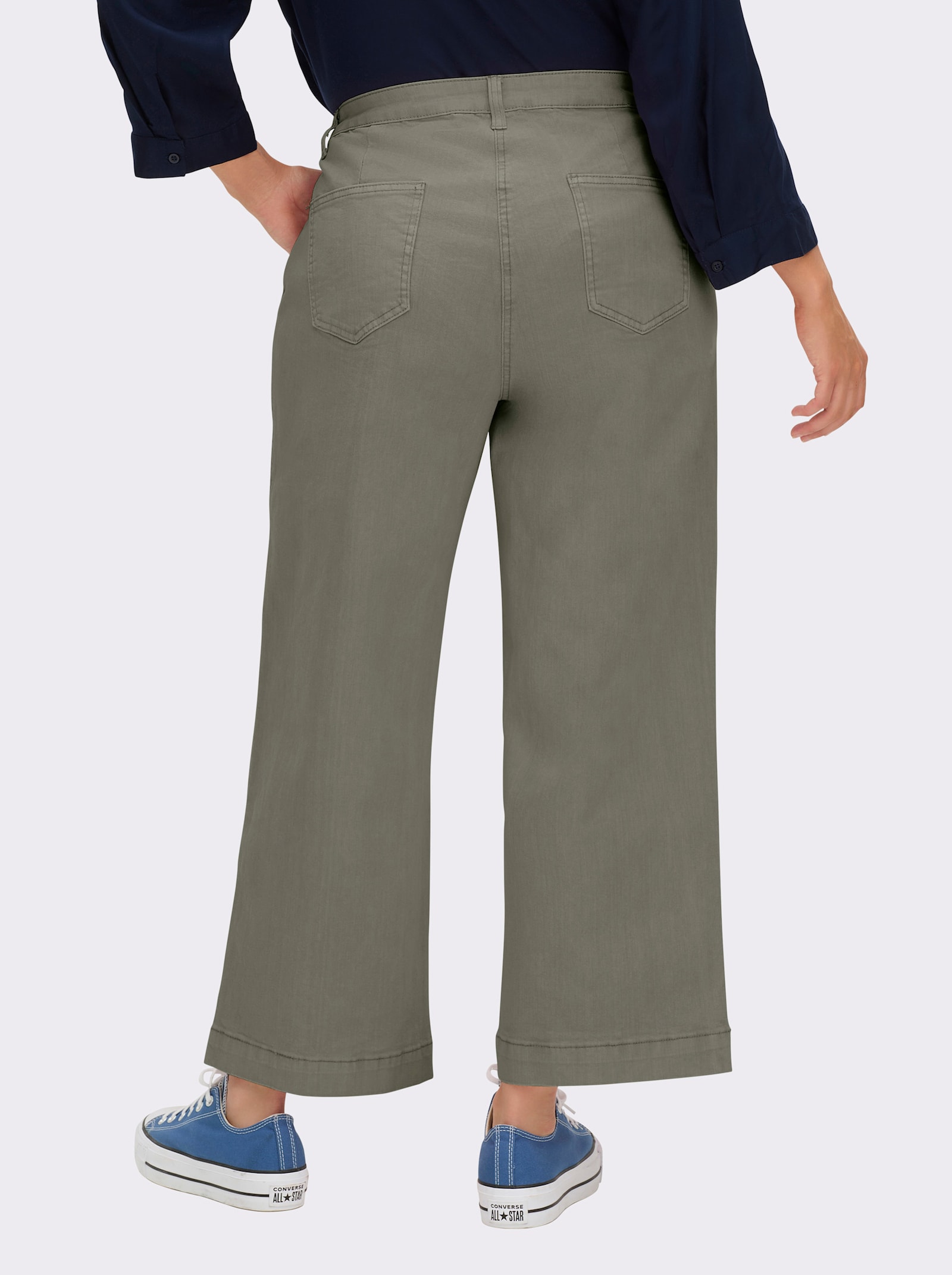 Culotte mit aufgesetzten Taschen hinten - khaki