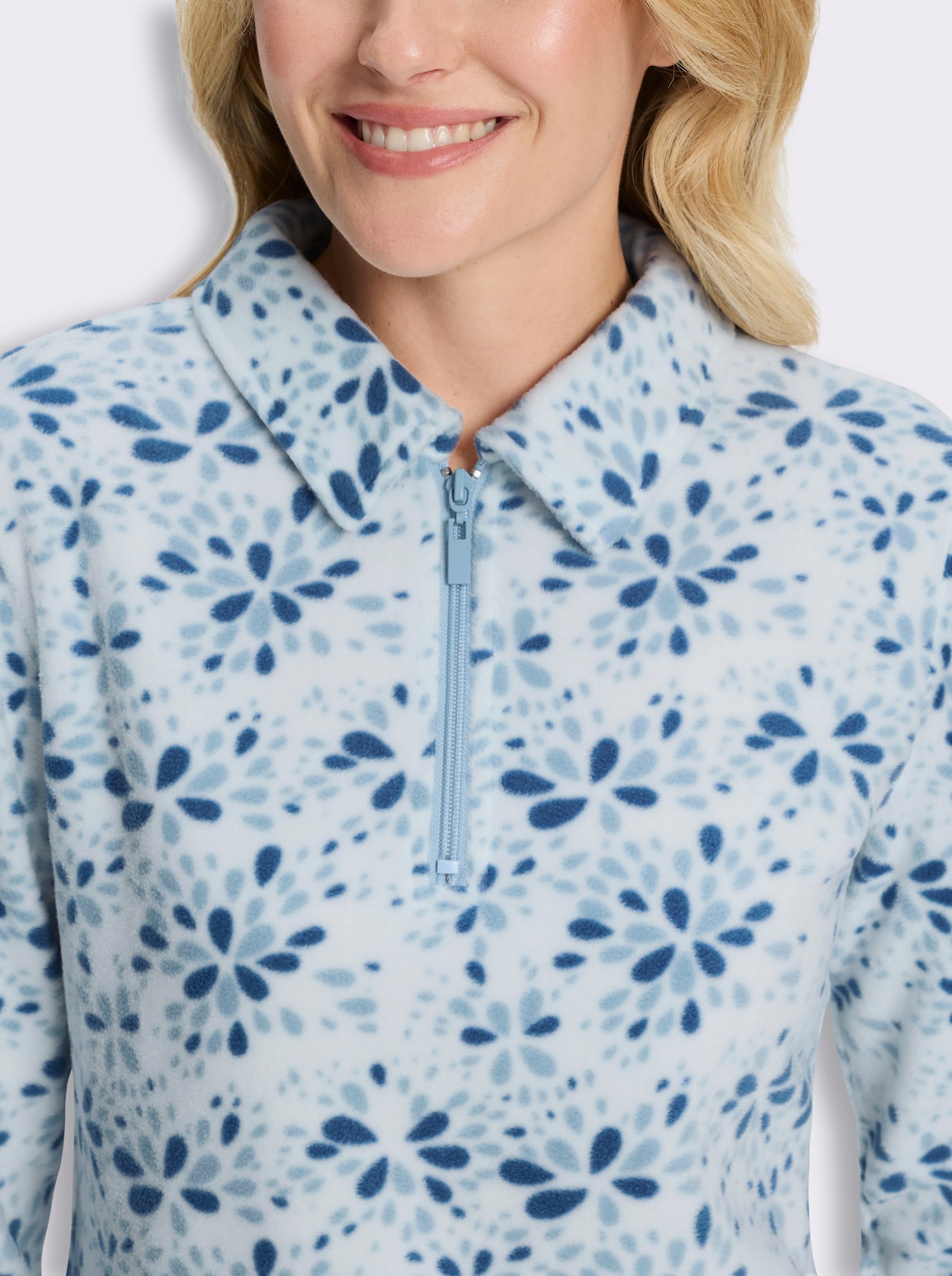 Fleeceshirt mit Hemdkragen - ecru-hellblau-bedruckt