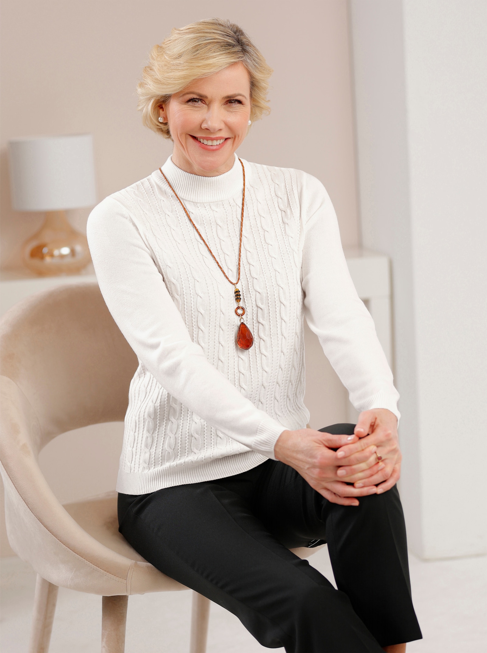 Stehkragenpullover im Strickmuster-Mix - ecru