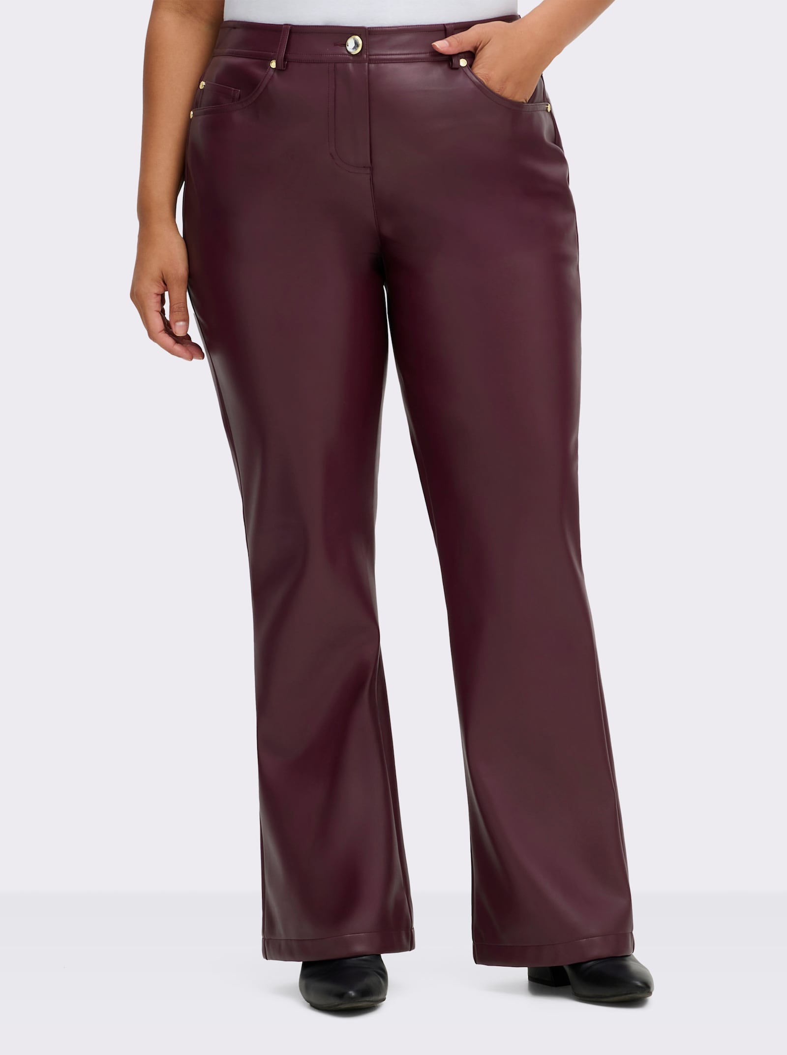 sheego Lederimitathose mit Formbund, in Bootcut-Form - burgund