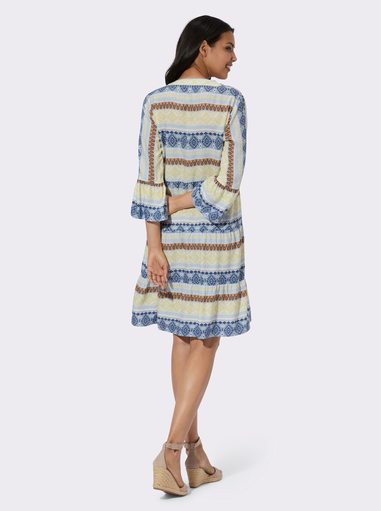 Gelaagde jurk met volant aan de mouwboord - citroen/donkerblauw bedrukt