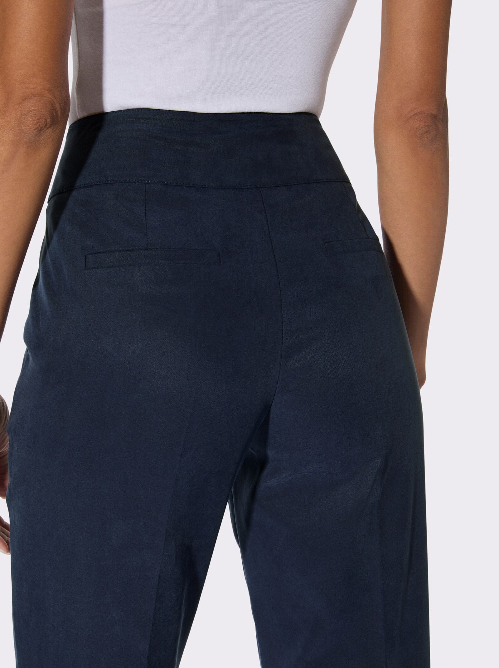 Bügelfaltenhose mit Zierknöpfen - marine