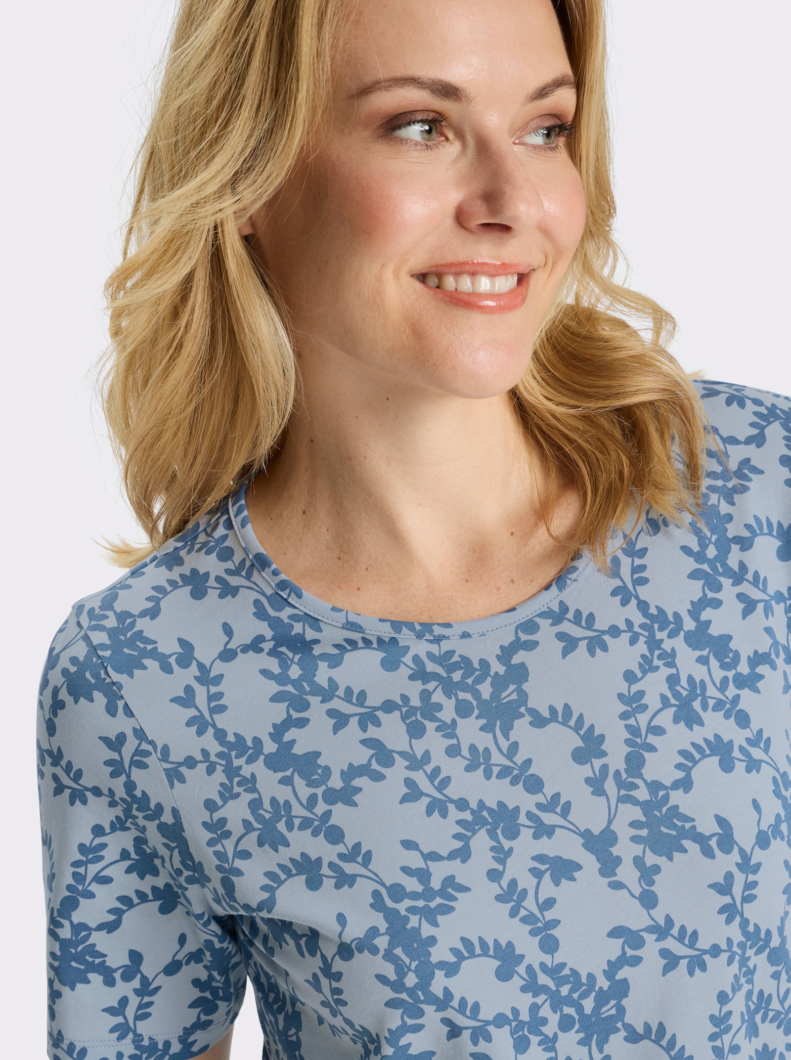 Kurzarmshirt mit floralem Muster - eisblau-himmelblau-bedruckt