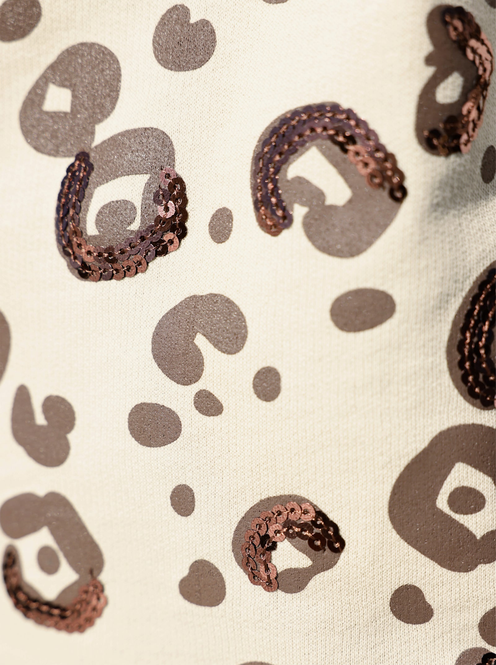 heine Sweatshirt mit Leo-Details - camel-ecru-bedruckt